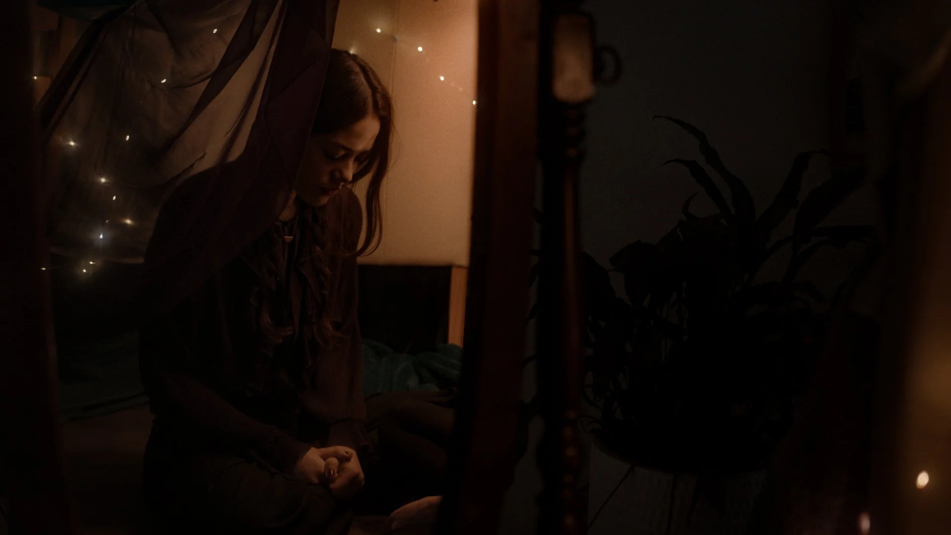 ES-STILLS-2.jpg
