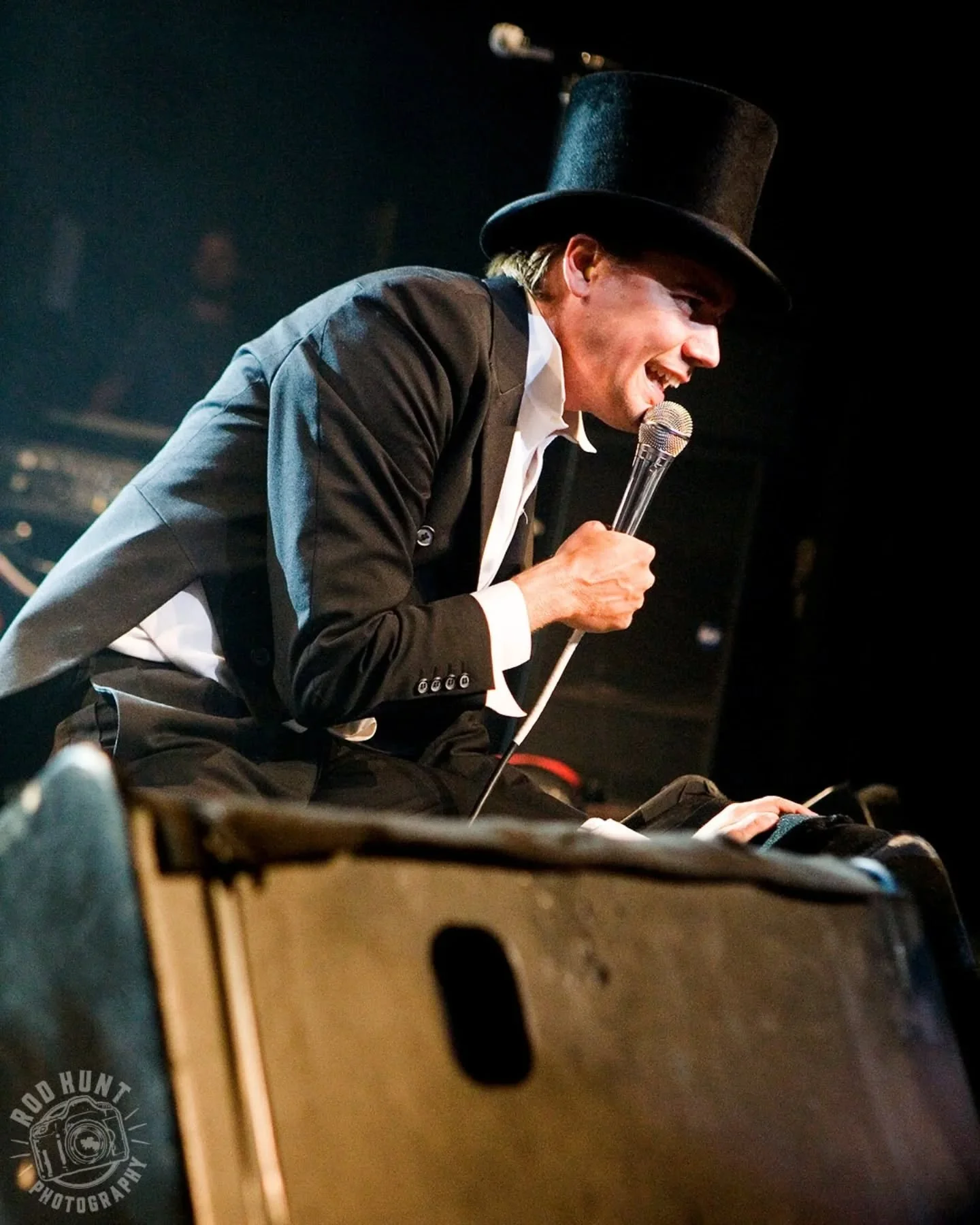 Flashback 📸 to when I photographed The Hives at Enmore Theatre in Sydney in July 2011. They're always killer live and I love photographing them 🤘🖤🤘

Keen to see the Swedes 🇸🇪 again when they kick off their Australia tour next week; they haven't