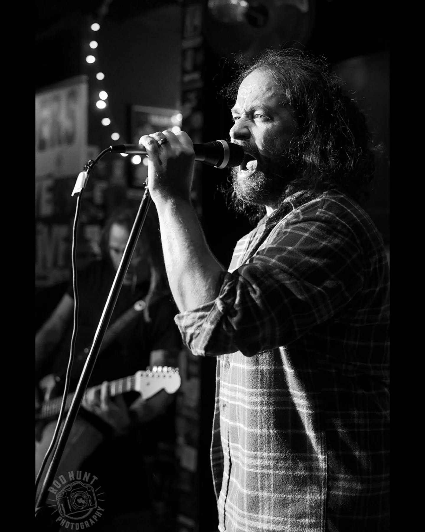 Photographed Cruel World recently at Moshpit in Sydney. Featuring members of Crankees, Hostile Objects, Lojetz, Gilgamesh and loads more, they played a hectic set of frantic hardcore punk peppered with tasty bites of punk-dub 🔥

#cruelworld #cruelwo