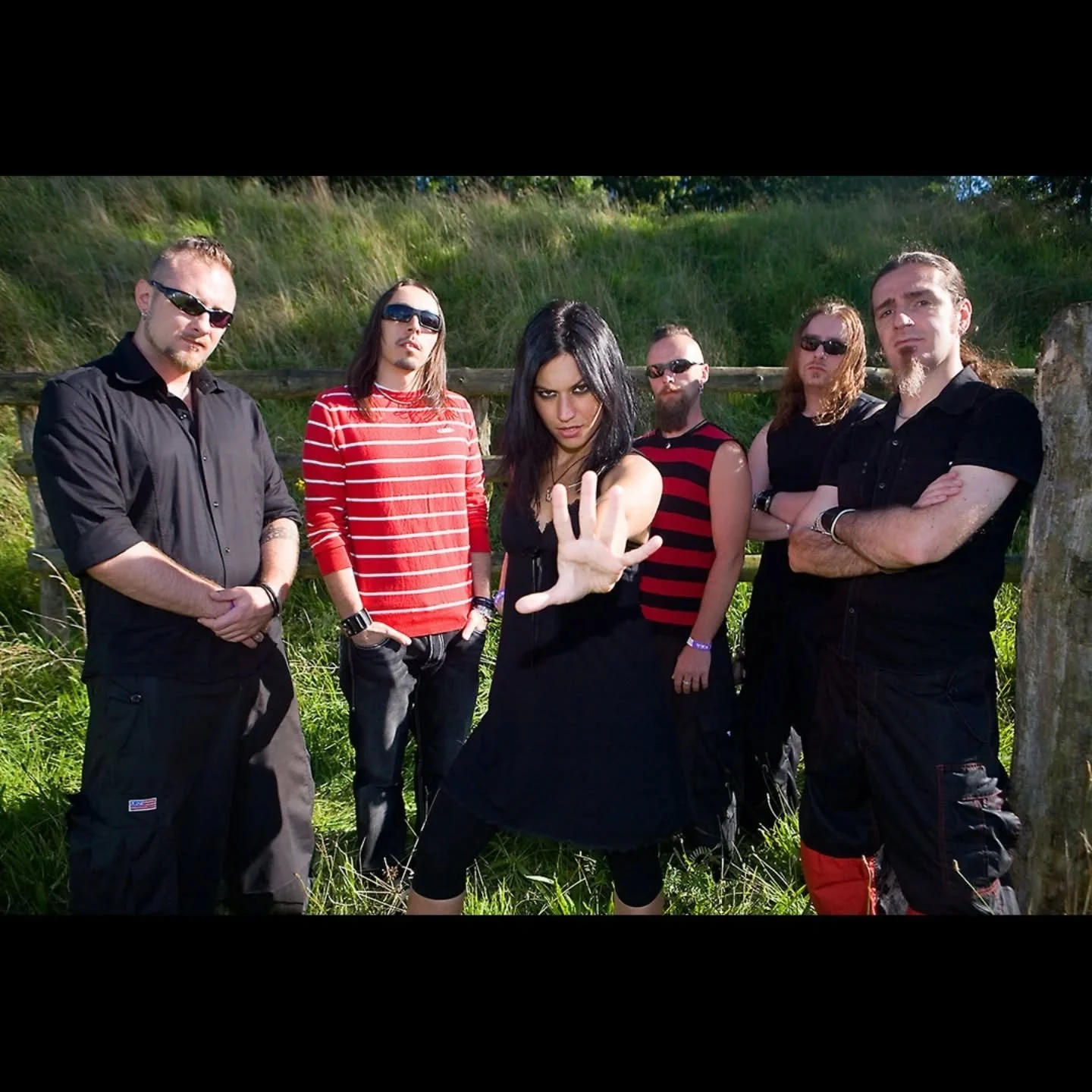 Italian gothic metal titans Lacuna Coil are currently touring Australia via @destroyalllines Which made me think of the time I did a photoshoot with them for a music mag onsite at Wacken metal fest in Germany back in 2007.

A video of their set at th