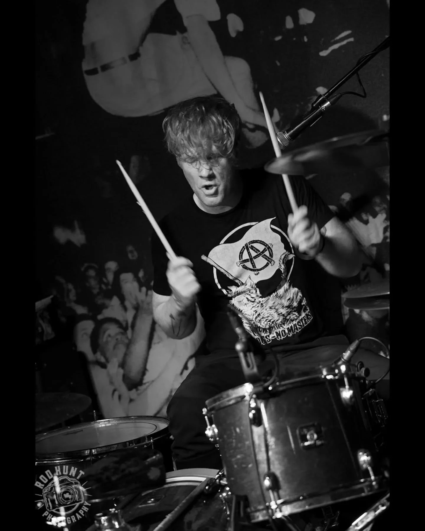 Gritty, rapid fire, hi-energy punk rock is what The Strike Outs deal in 🖕🔥🖕 This hard workin'&nbsp;vocals/guitar and drums Aussie two piece play live a lot, and it shows; they're always tight as. Oh, and they also play a killer (truncated) version