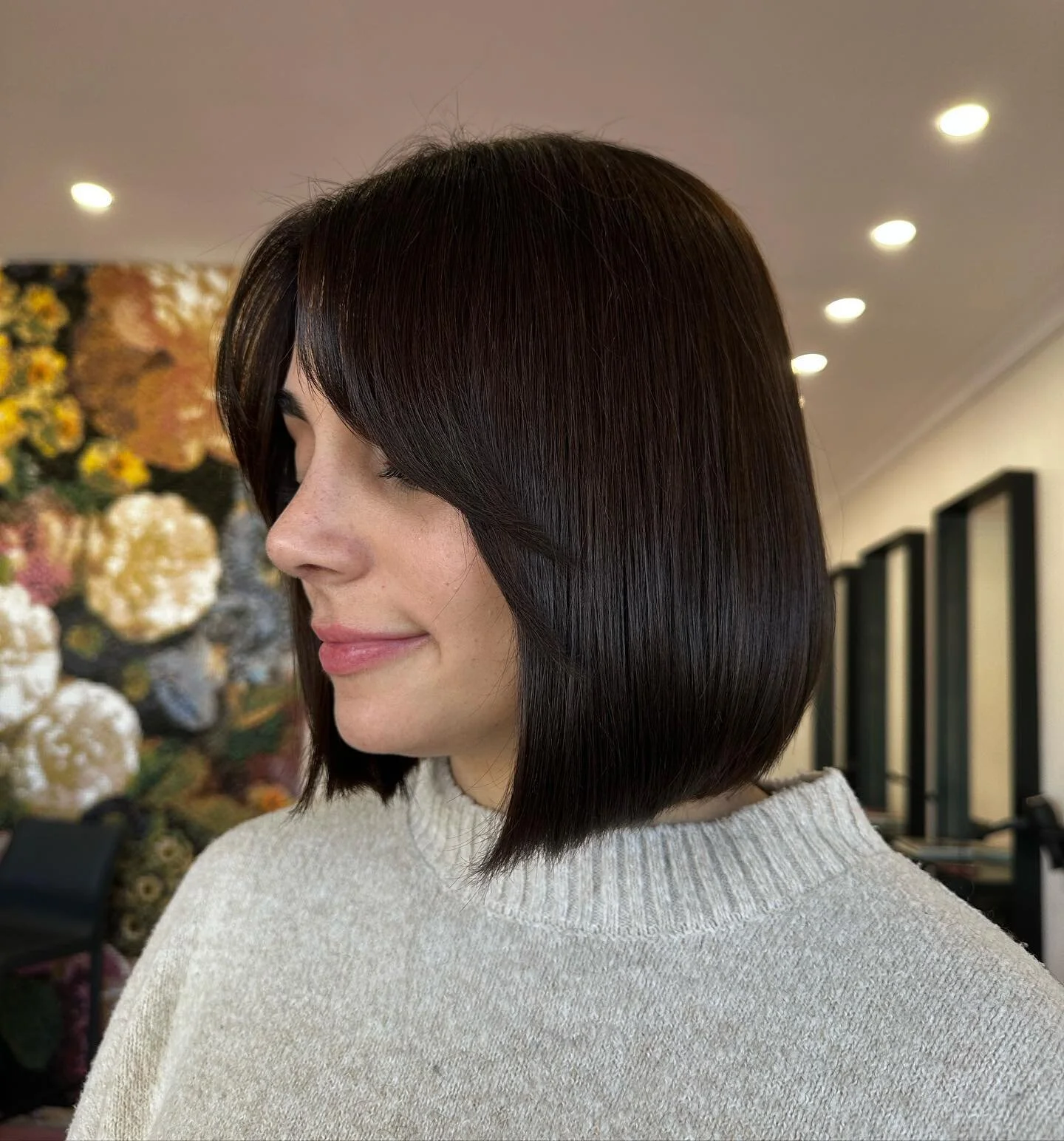 Paint me like one of your French girls ✨ 
HIGH shine and vibrant richness using the  @davinescolor View Gloss range to polish off this cut 😍

Colour @davines_australia 
Bonder @k18hair