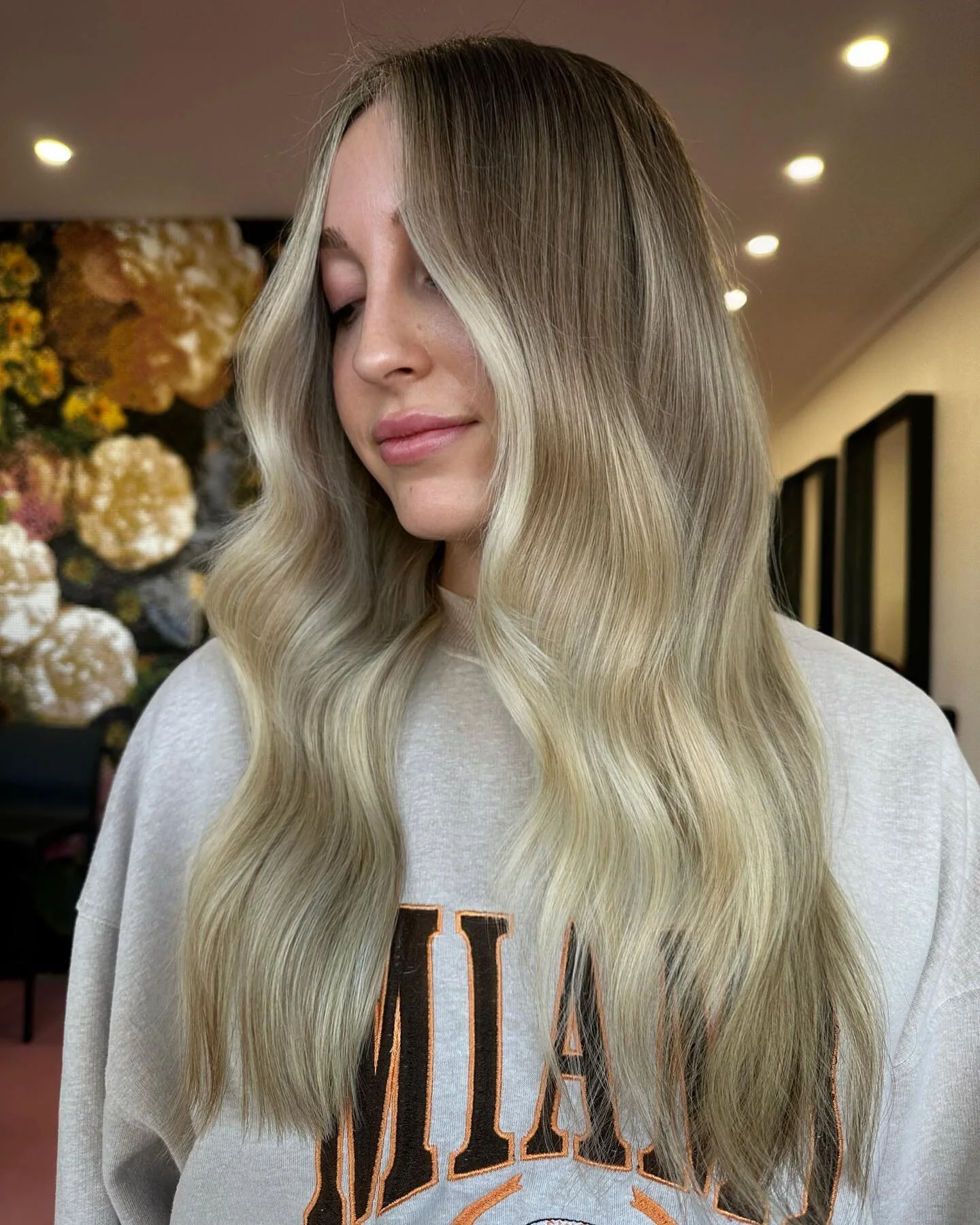 Bringing summer into winter with these delicious tones 🔥😍

Colour @davinescolor 
Bonder @k18hair 
Styling @ghdhair