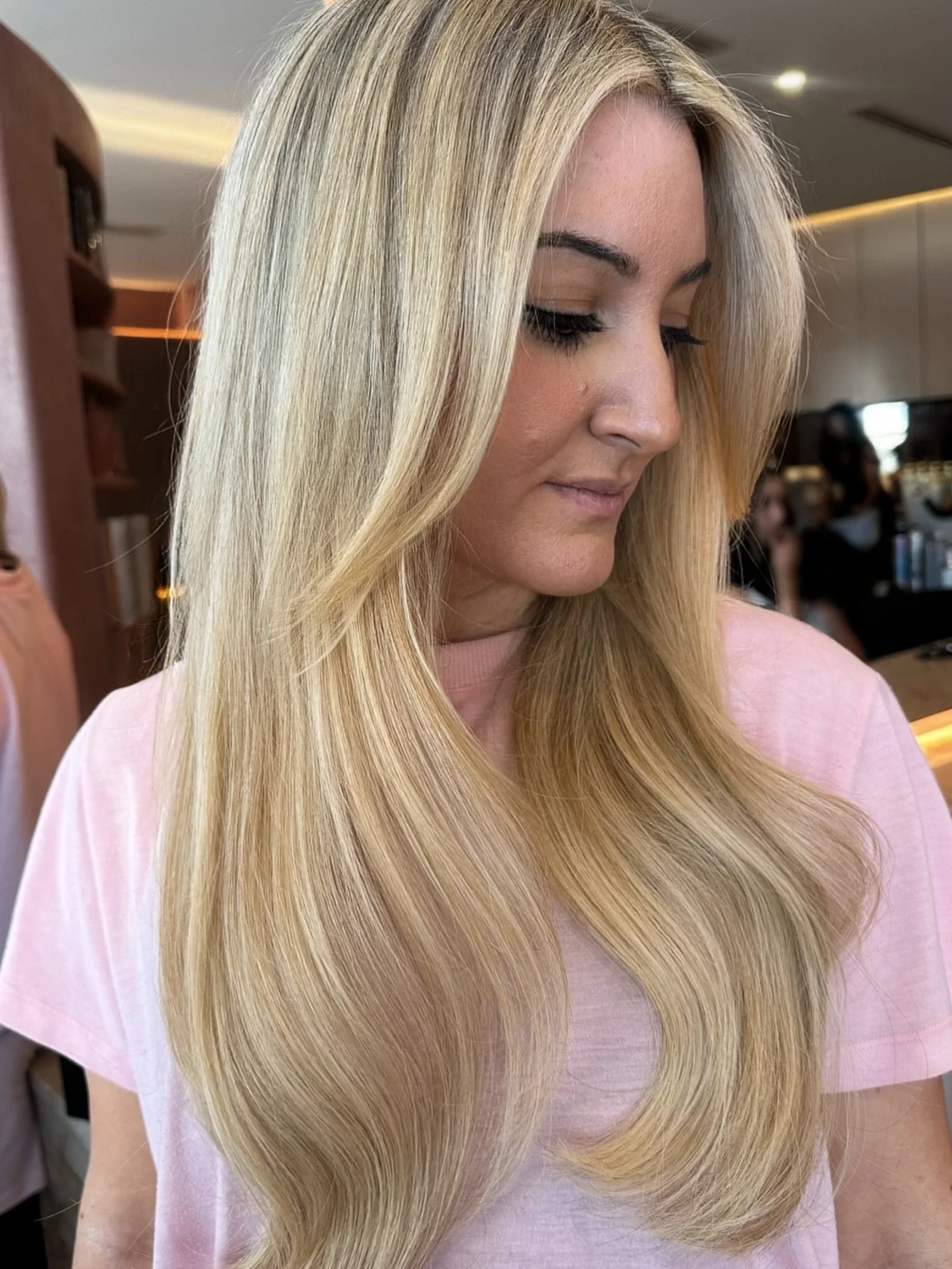 Soft dimension, expensive finish 😌
Blonde refresh + 2 packets of @seamless1 Tape Extensions in 2 mixed shades for this seamless finish 

Colour @davinescolor @k18hair_australia 
Extensions @seamless1 

#sydneyhairextensions #sydneyhairstylist #seaml