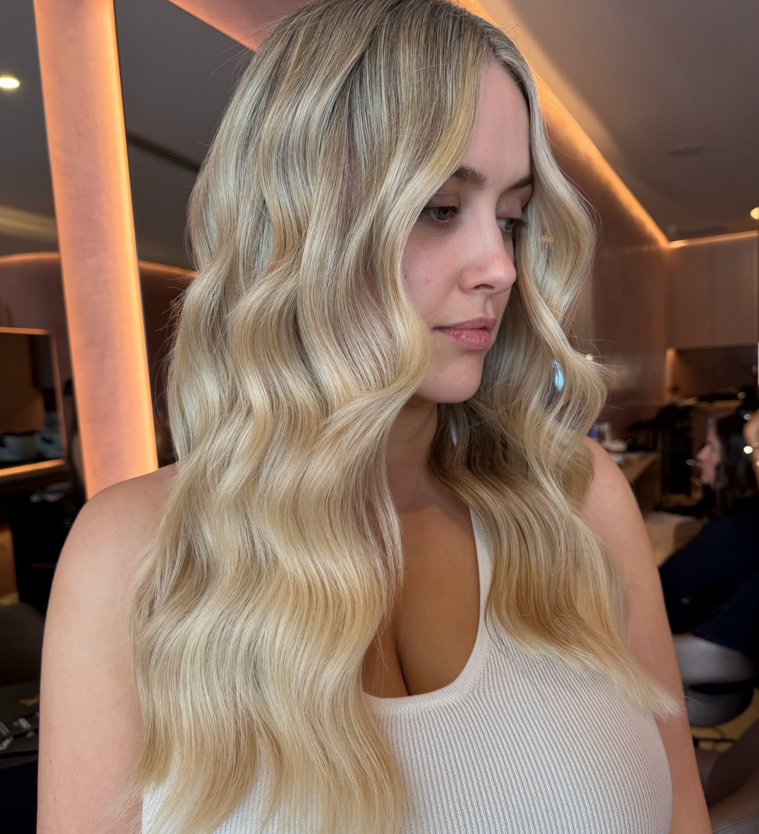 Added one packet of extensions to top off this fresh colour for a little extra volume, brightness and ommmph 🙂&zwj;↕️

Extensions @seamless1 
Styling @ghdhair_anz