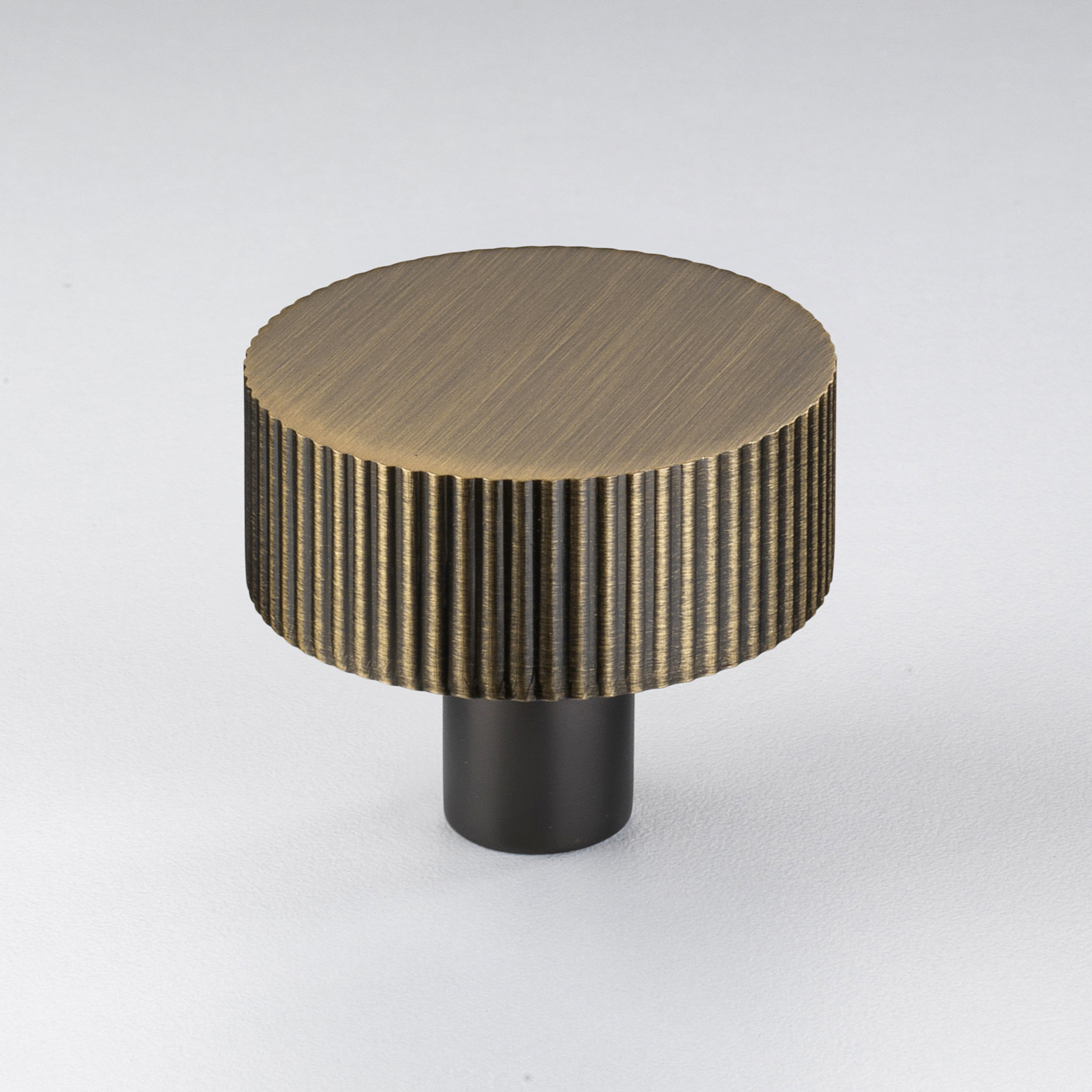 Torbay+Knob+in+American+Bronze+-+KB-M-4301-34-AB+%283%29.png