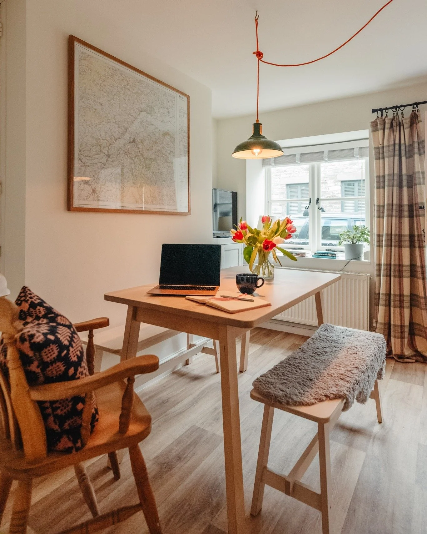 Swap your usual desk for a creative retreat in the booktown 💻📚

Need a change of scenery to hit a deadline, write your next project, or simply reset your working rhythm away from city noise?

The Hay Townhouses offer the ultimate setup for a quiet 