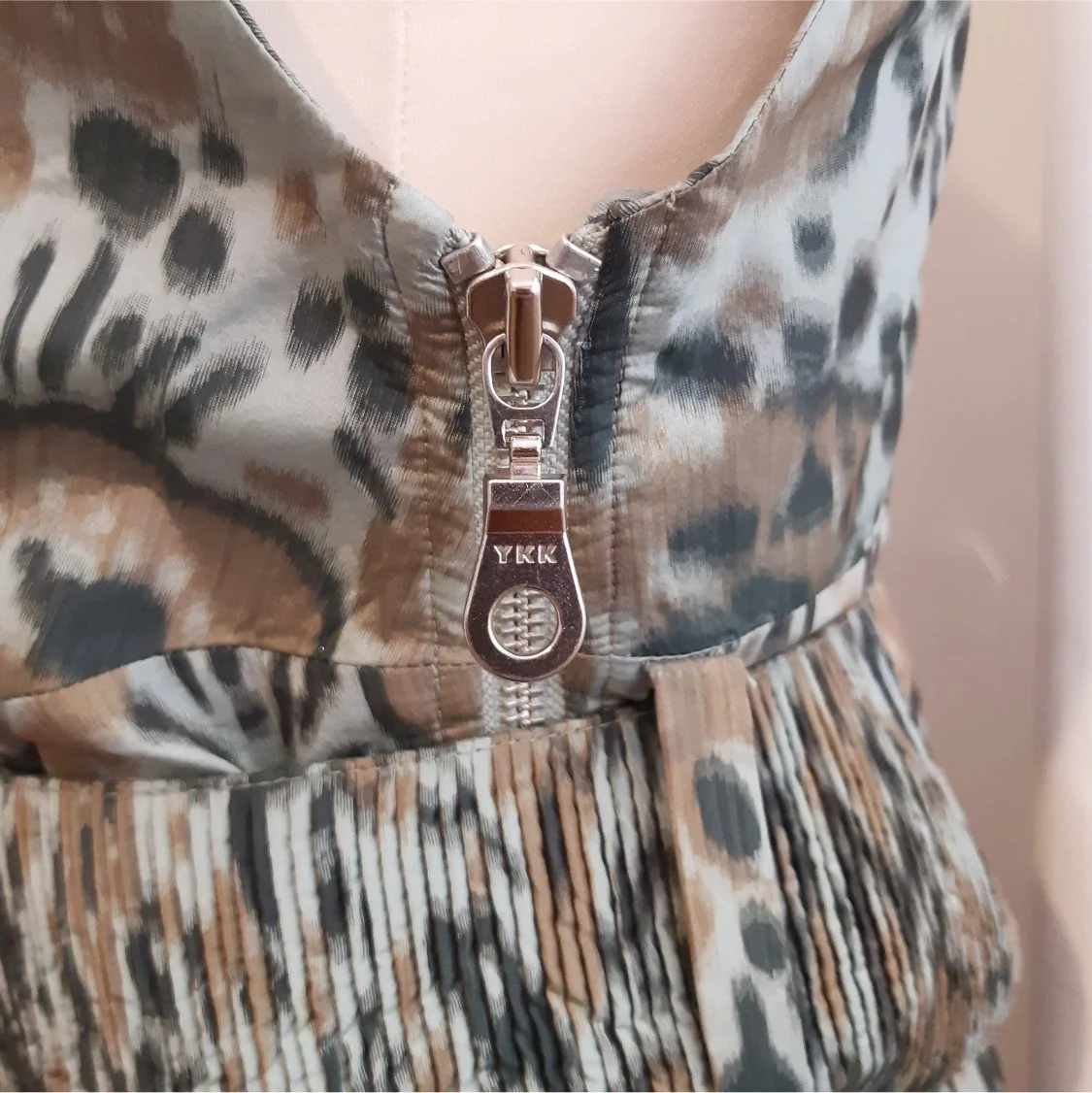 Joanne Hynes Dress_03.jpg