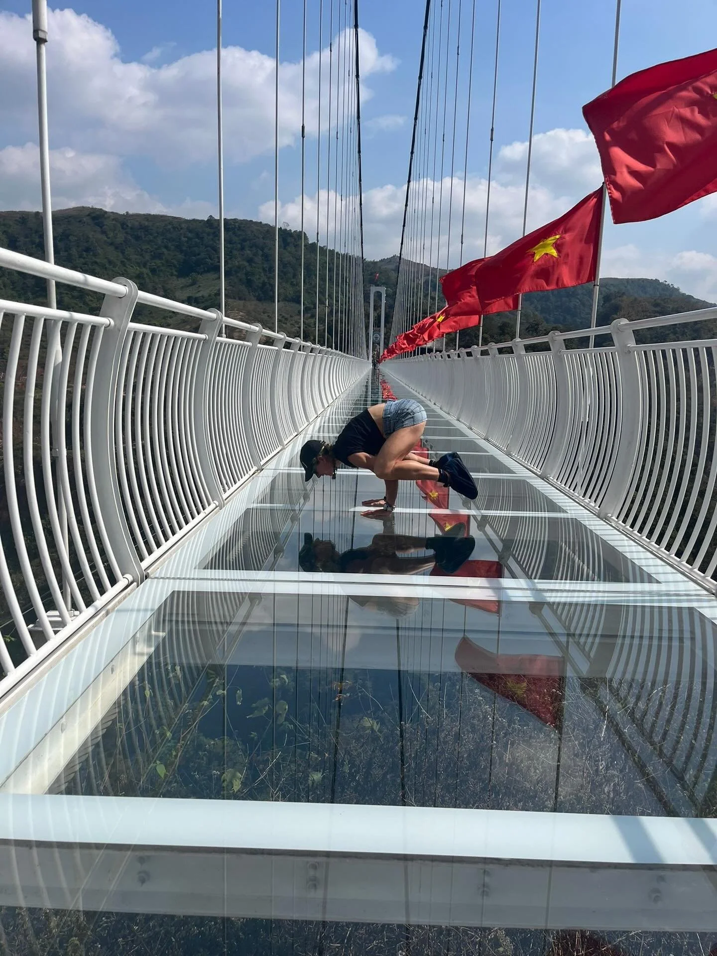 World&rsquo;s longest glass bridge and stunning caves 🇻🇳

#vietnam
#worldslongestglassbridge