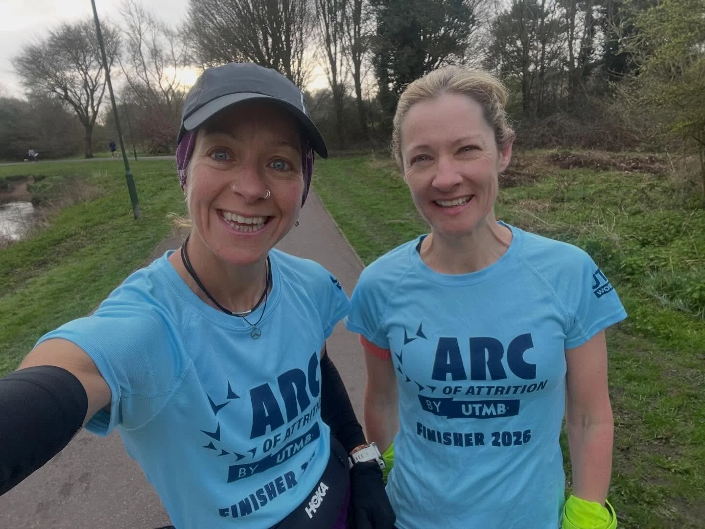 Twinning this morning with @julietruns12.

Up nice and early getting in our interval training for @londonmarathon 🇬🇧 🏃&zwj;♀️ 🏃&zwj;♀️ 

#marathontraining