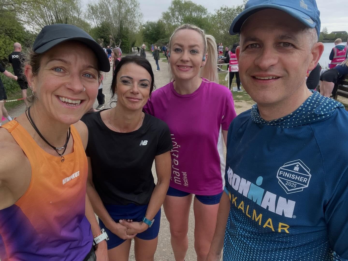 Busy morning 🤪

Speed intervals with @julietleonard121 in @victoriaparkashford 🏃&zwj;♀️ 💨 and then hoofed it to @leybournelakes.parkrun with @enyaabaker 💕.

Nice surprise to see @li_anneleaks even if she was in front of me 😬😂

#parkrunuk  #satu