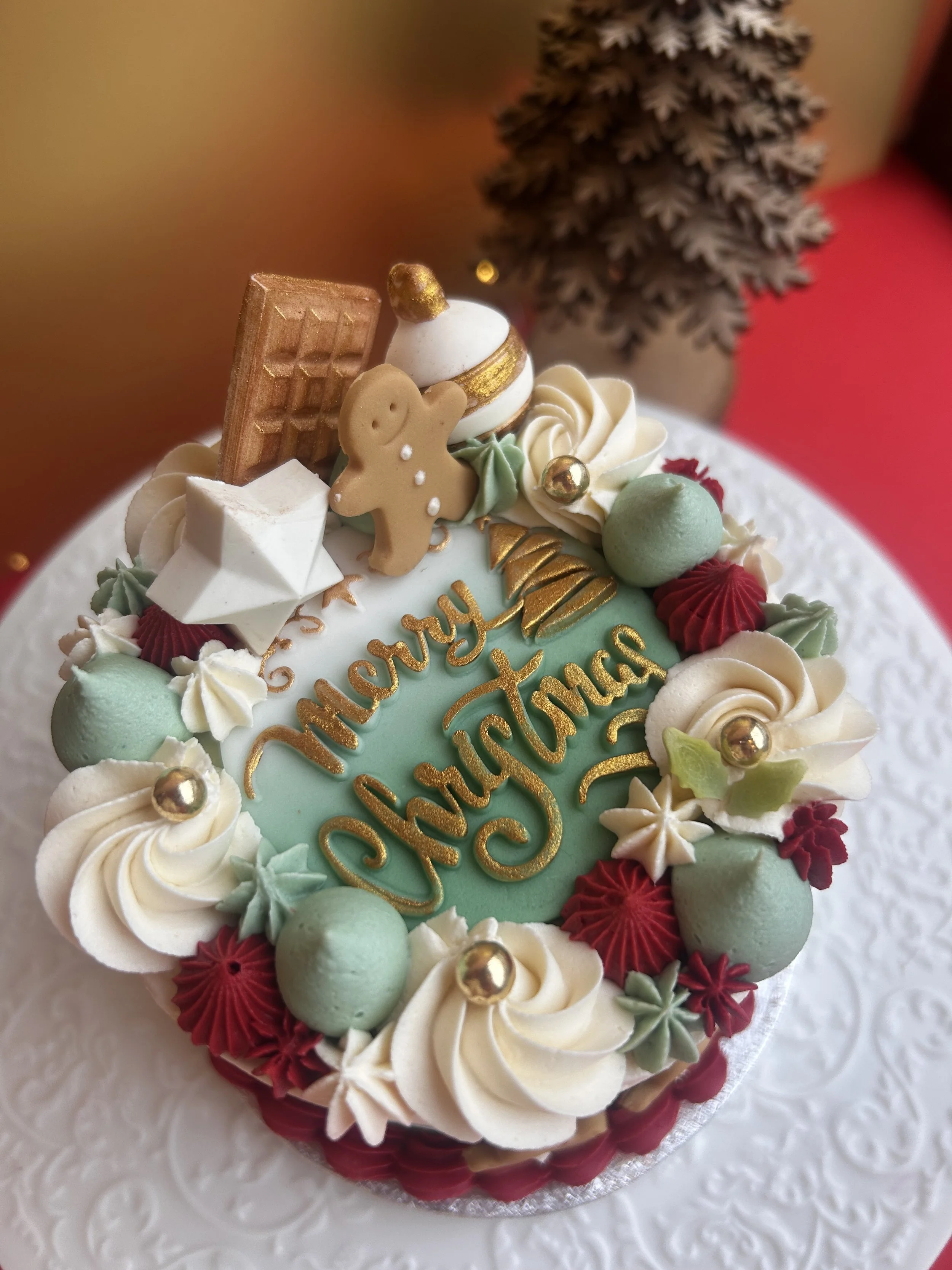 Festive Showstopper Cake with Pizza, Prosecco & Mocktails
