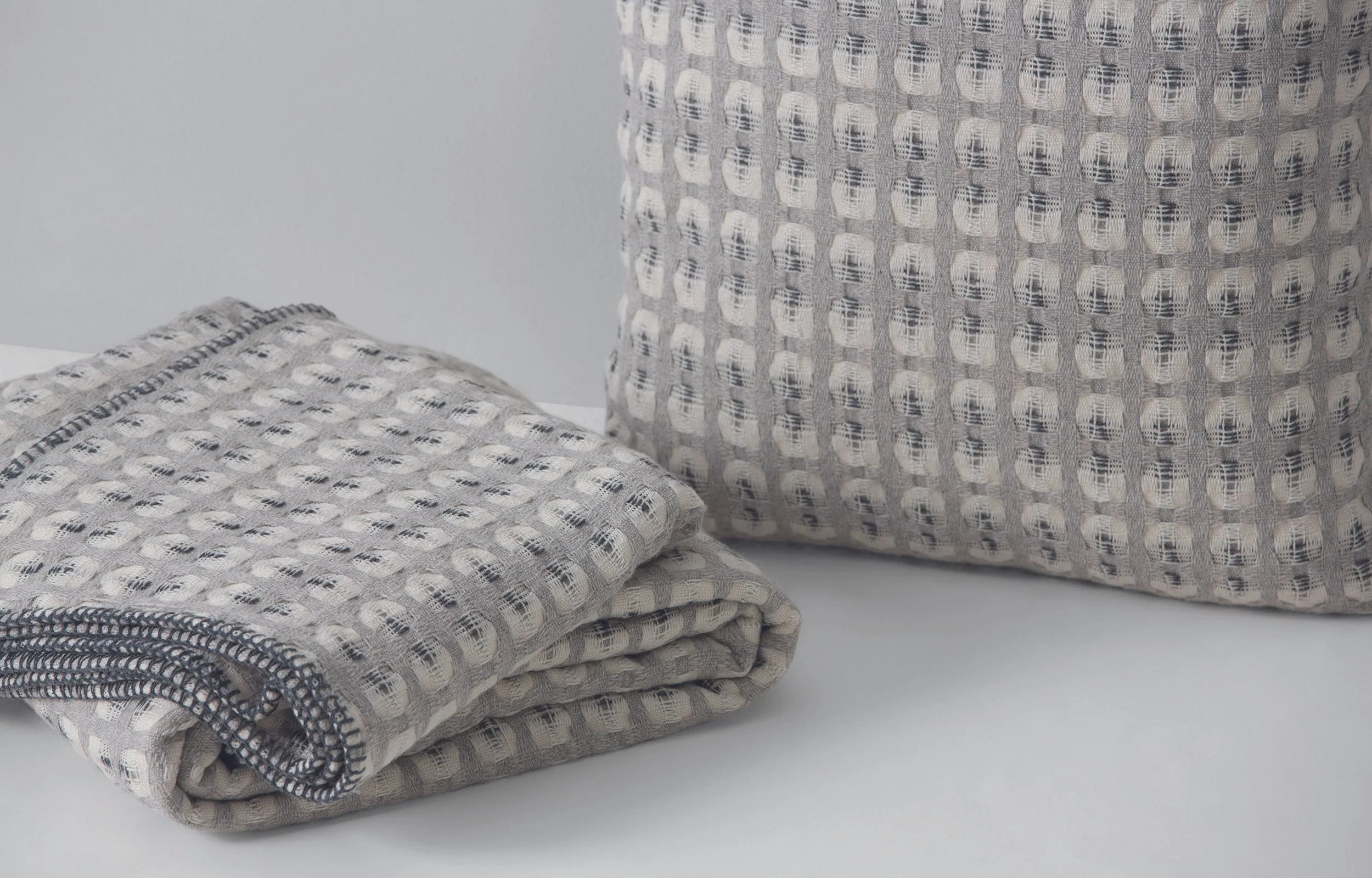 Klara_50x50_Cushion_PR05.jpg