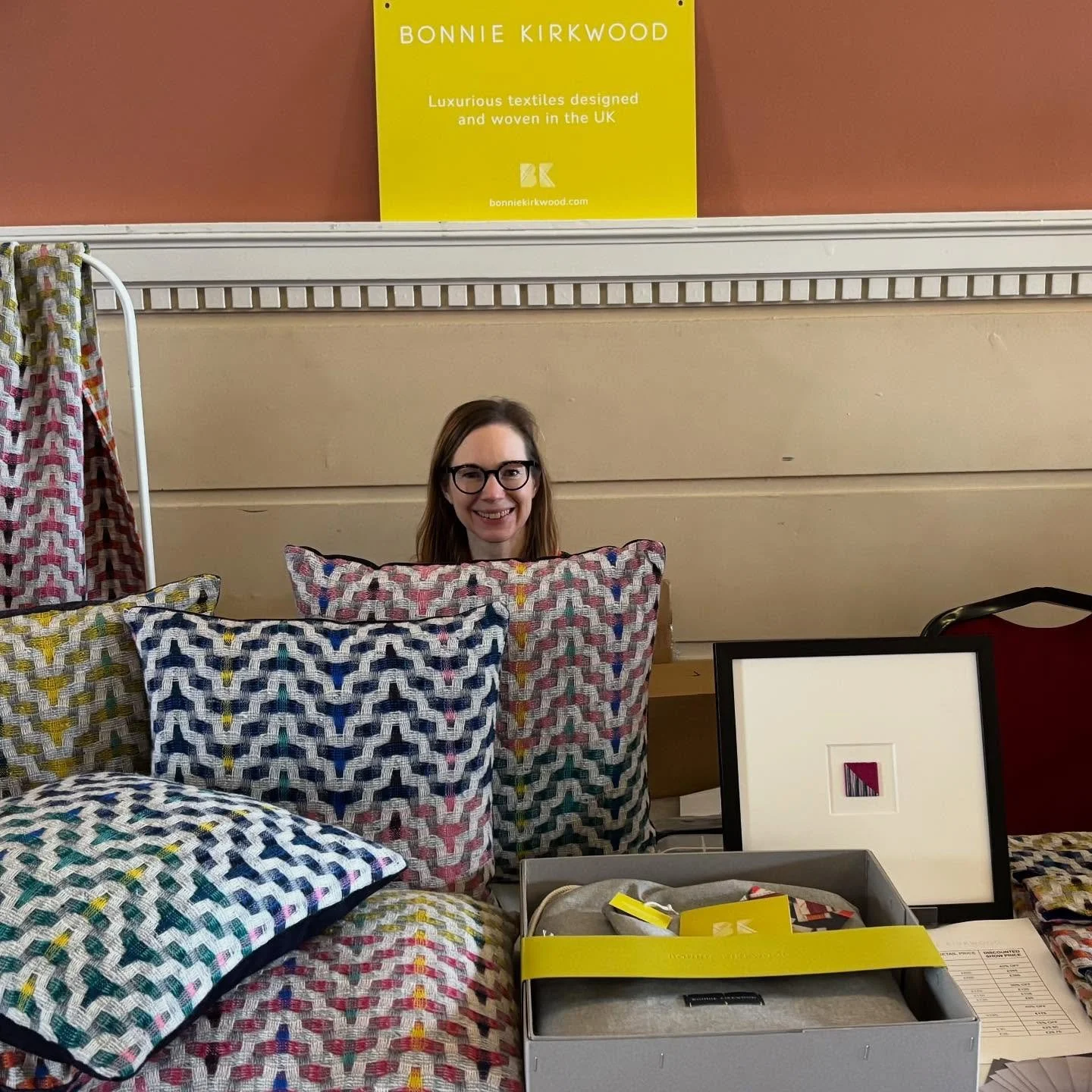 We had a fantastic time at the Christmas Makers Market yesterday in Stamford. Thank you to all the visitors who came. I hope you all enjoy your special purchases 🎁
Next fair - London Dulwich at the Midcentury Modern show 16th November 

#christmasse