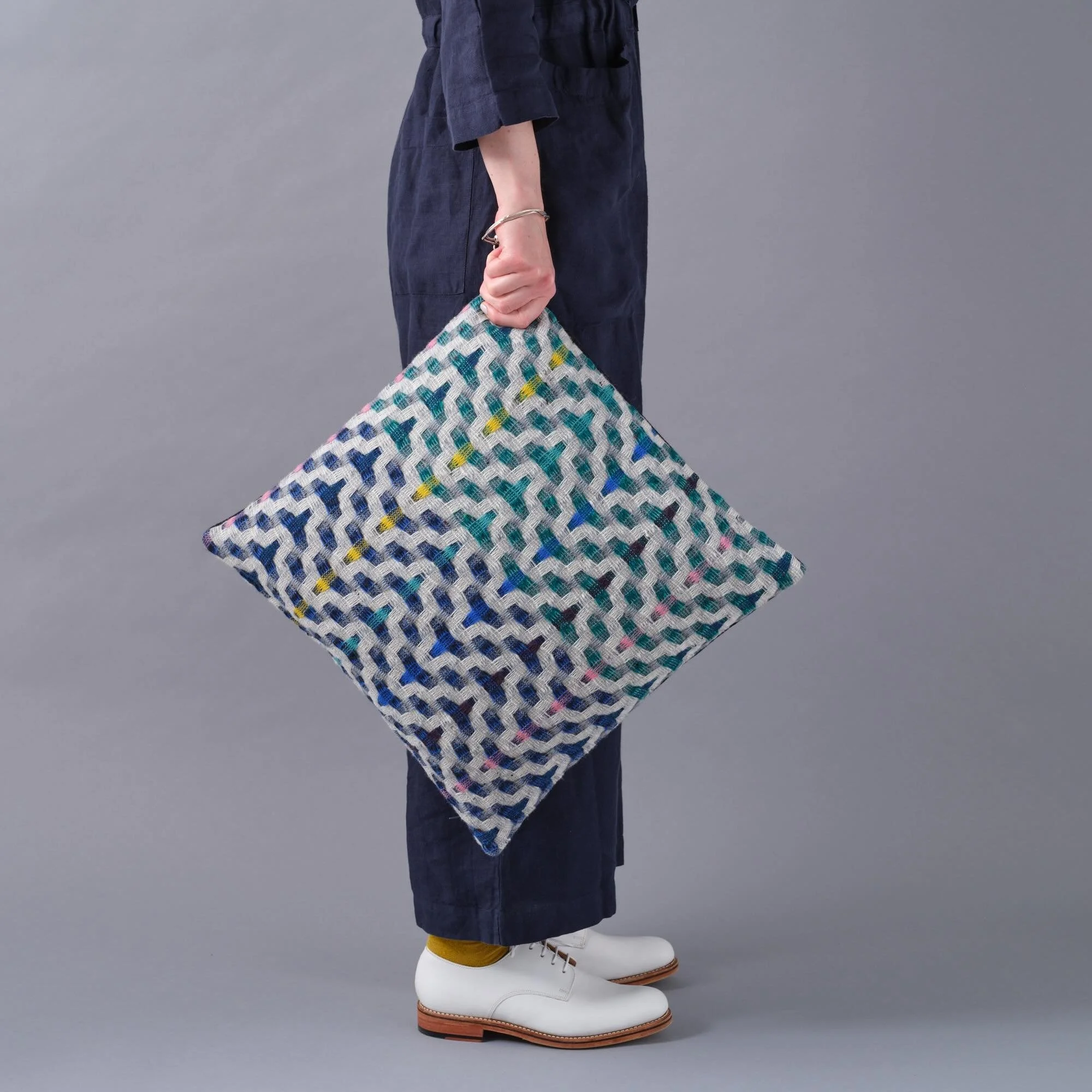 Texture. Colour. Craftsmanship.

I&rsquo;ll be bringing my bestselling cushion and Peacock Throw to the Modern Shows Takeover at Mason &amp; Fifth this Saturday.

Designed in my studio and woven in the UK, these pieces are made to be seen&mdash;and f