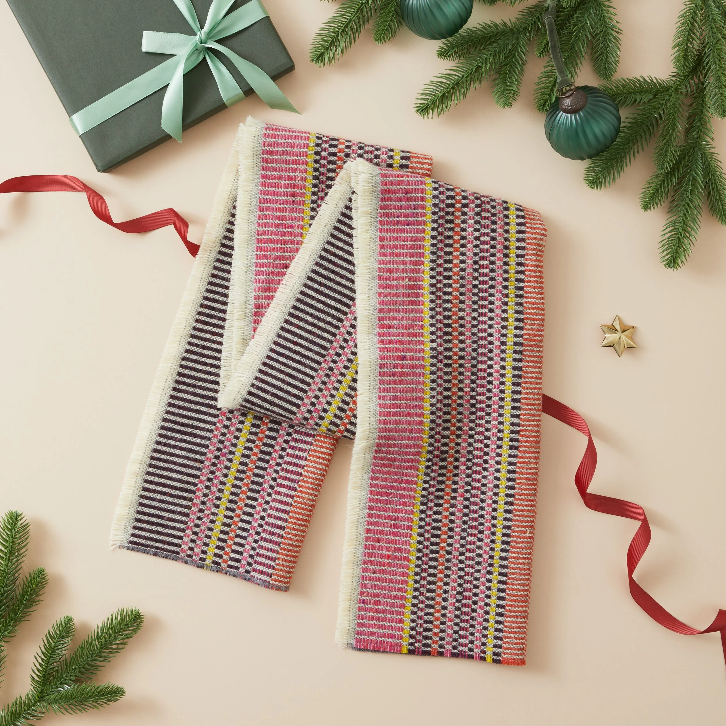 Greenwich Scarf in Fuchsia