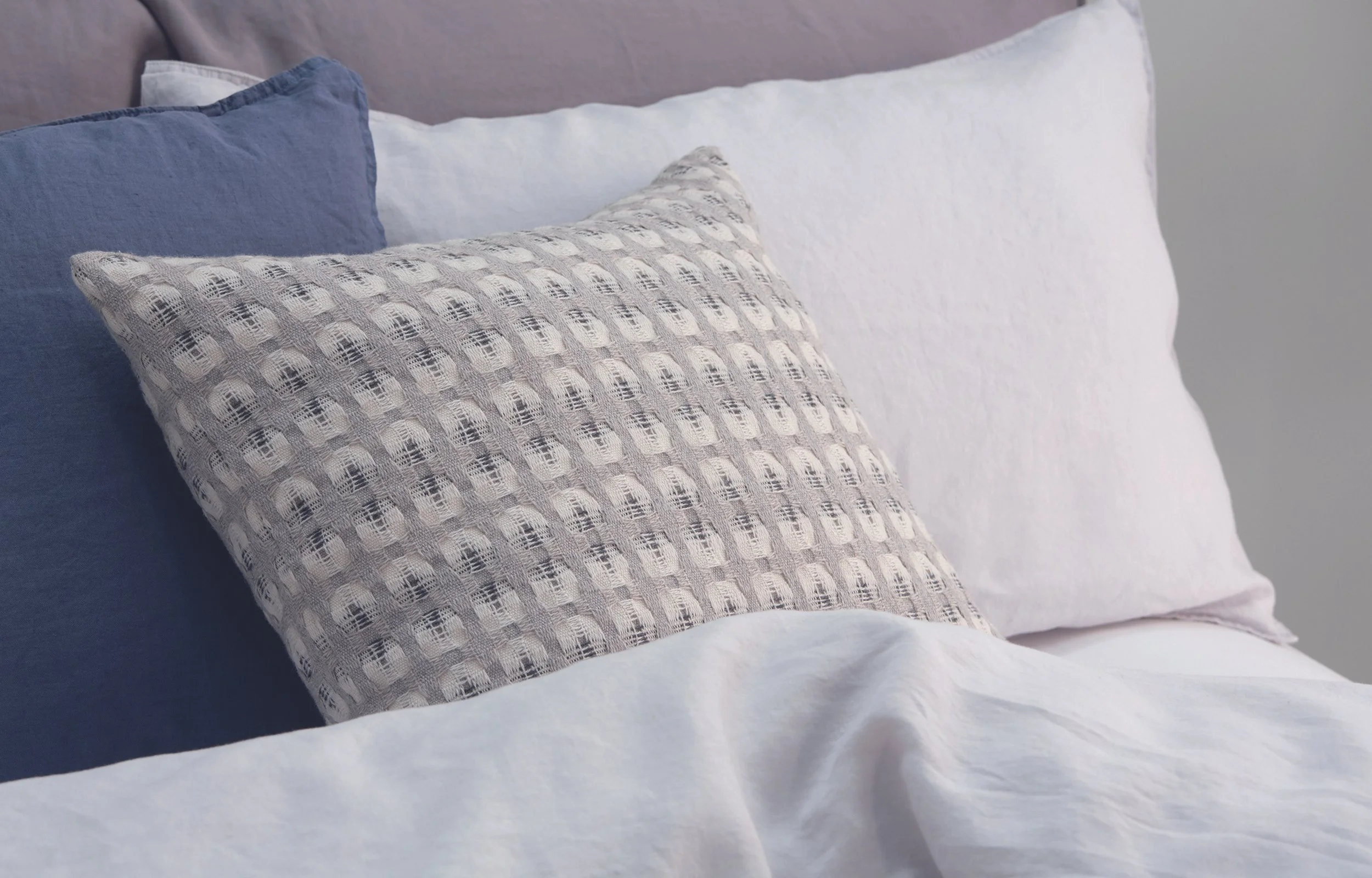 Klara_50x50_Cushion_PR03.jpg