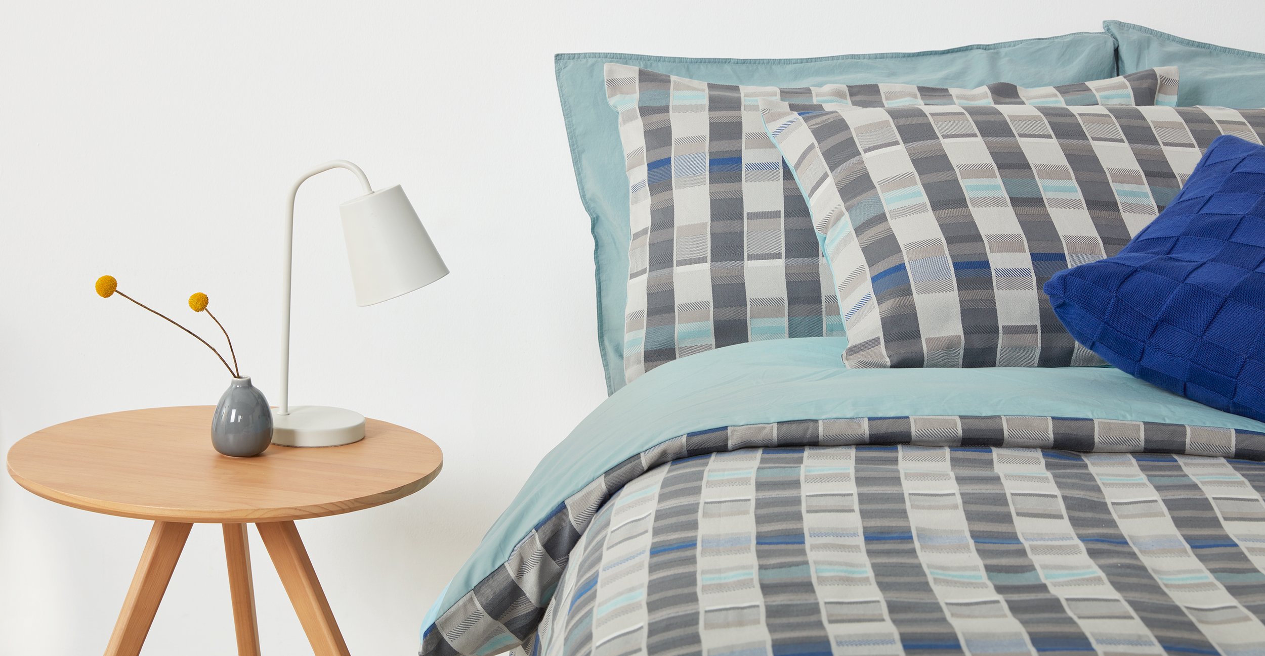 UK_Kumo_155x220_Cotton_Jacquard_Bed_Set_Blues_Greys_LB02.jpg