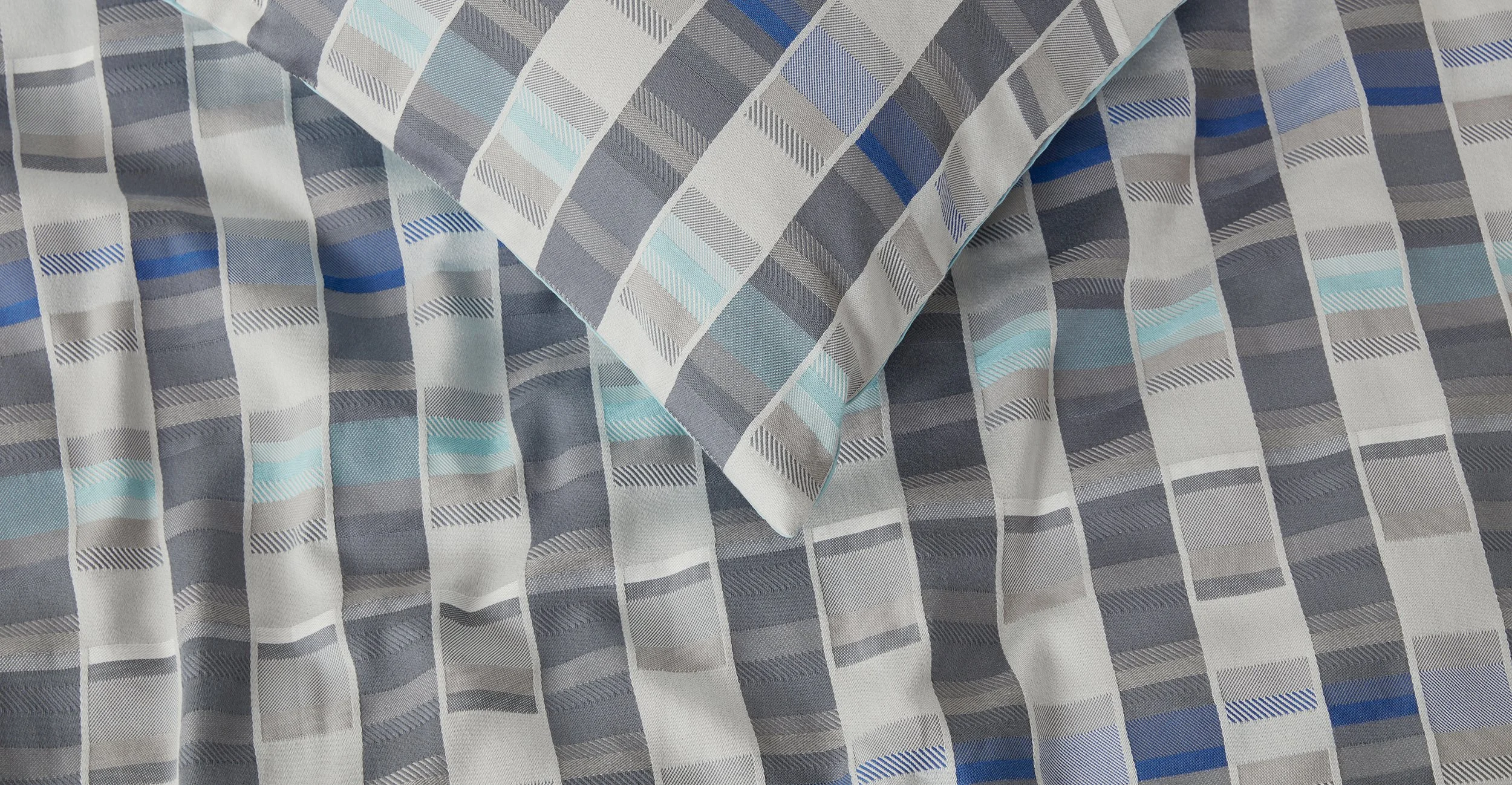 UK_Kumo_155x220_Cotton_Jacquard_Bed_Set_Blues_Greys_LB03.jpg