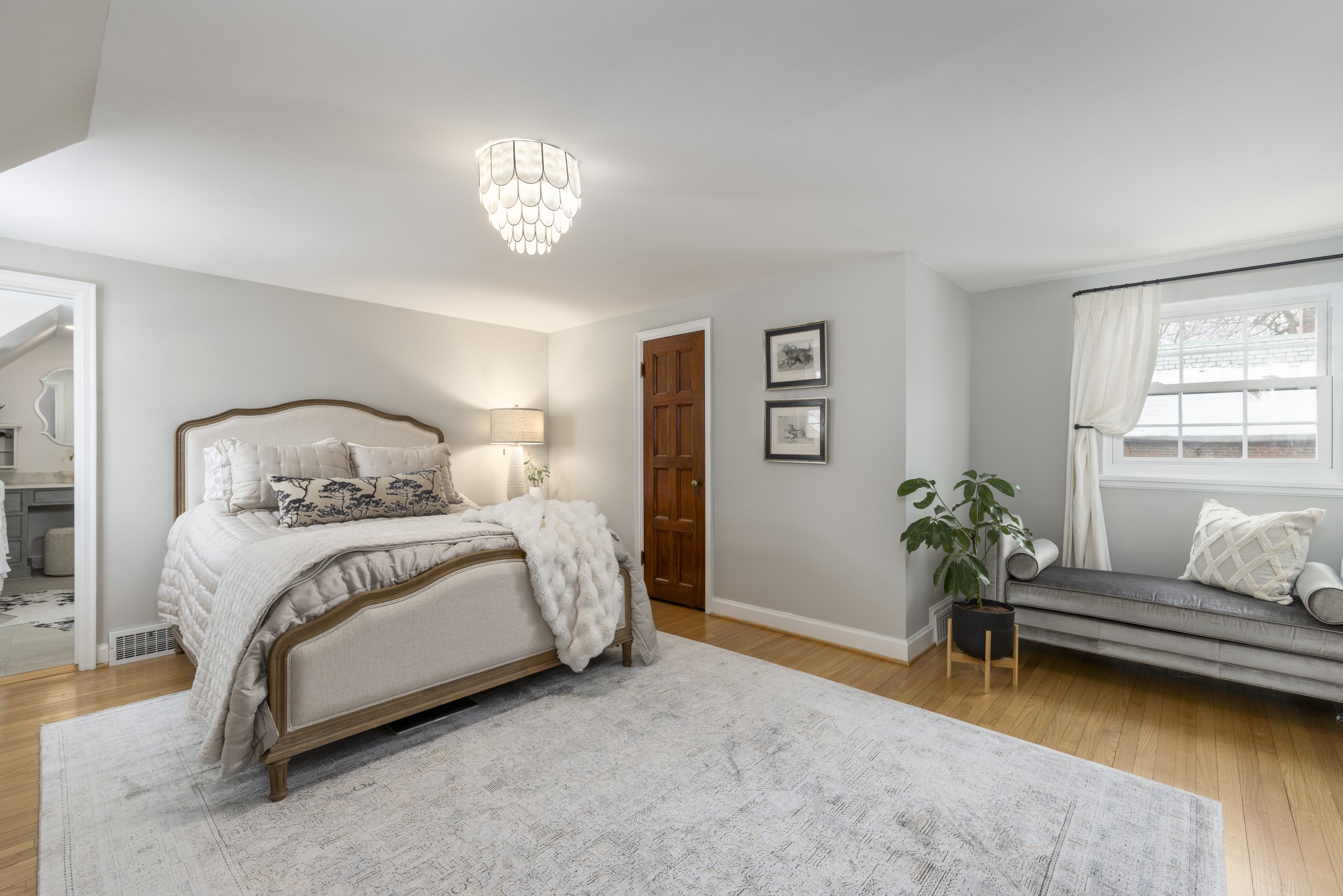 17-Master Bedroom.jpg