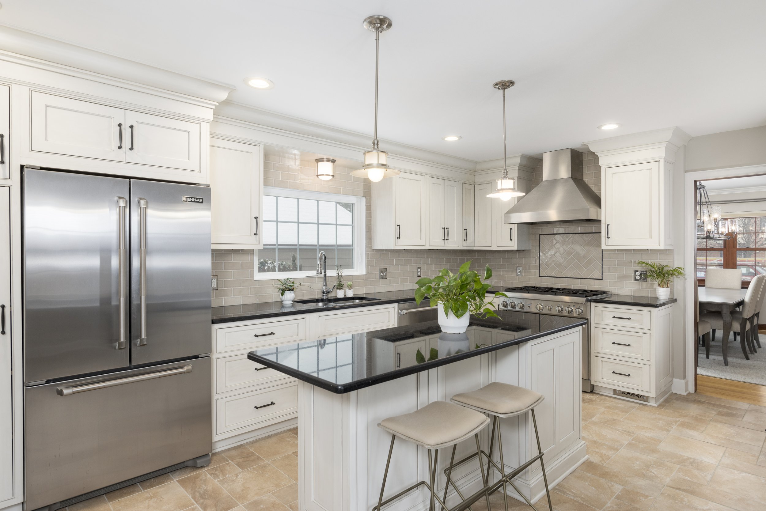 10-Kitchen.jpg