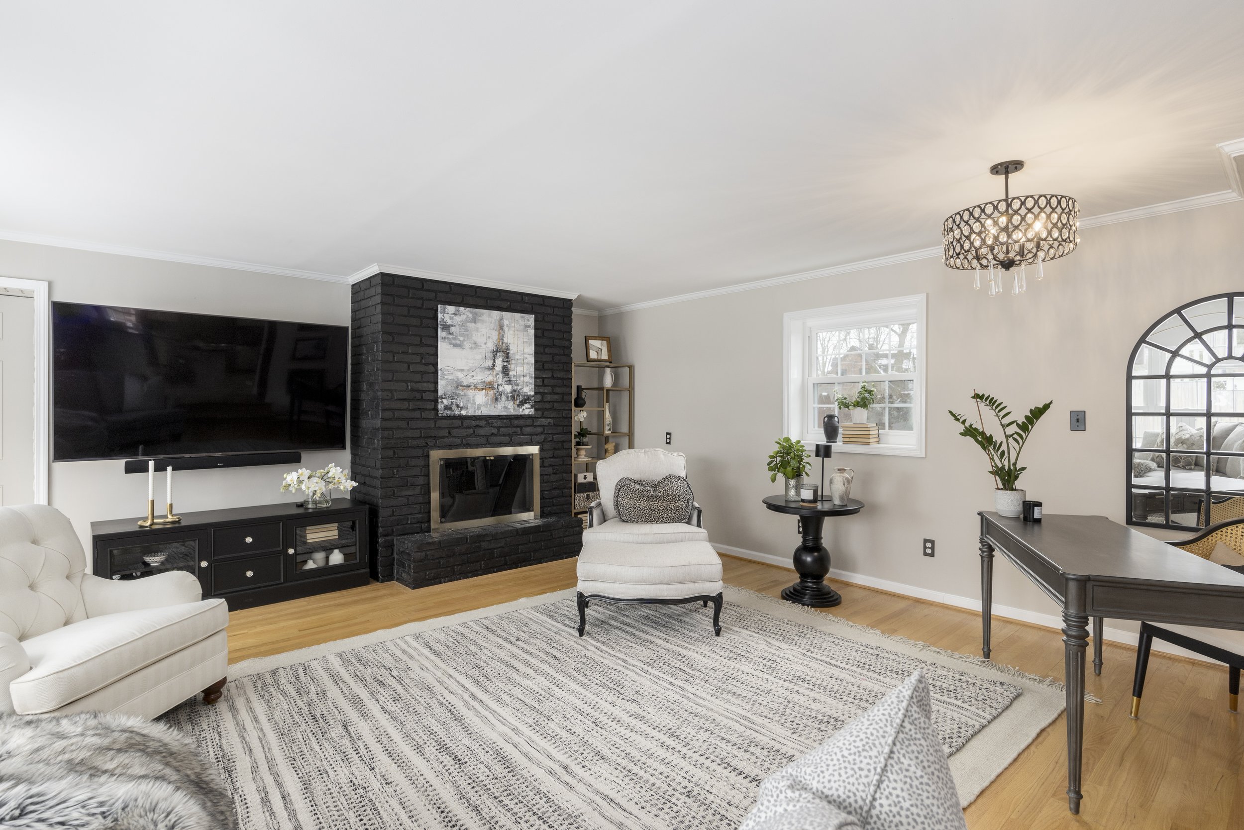 12-Family Room.jpg