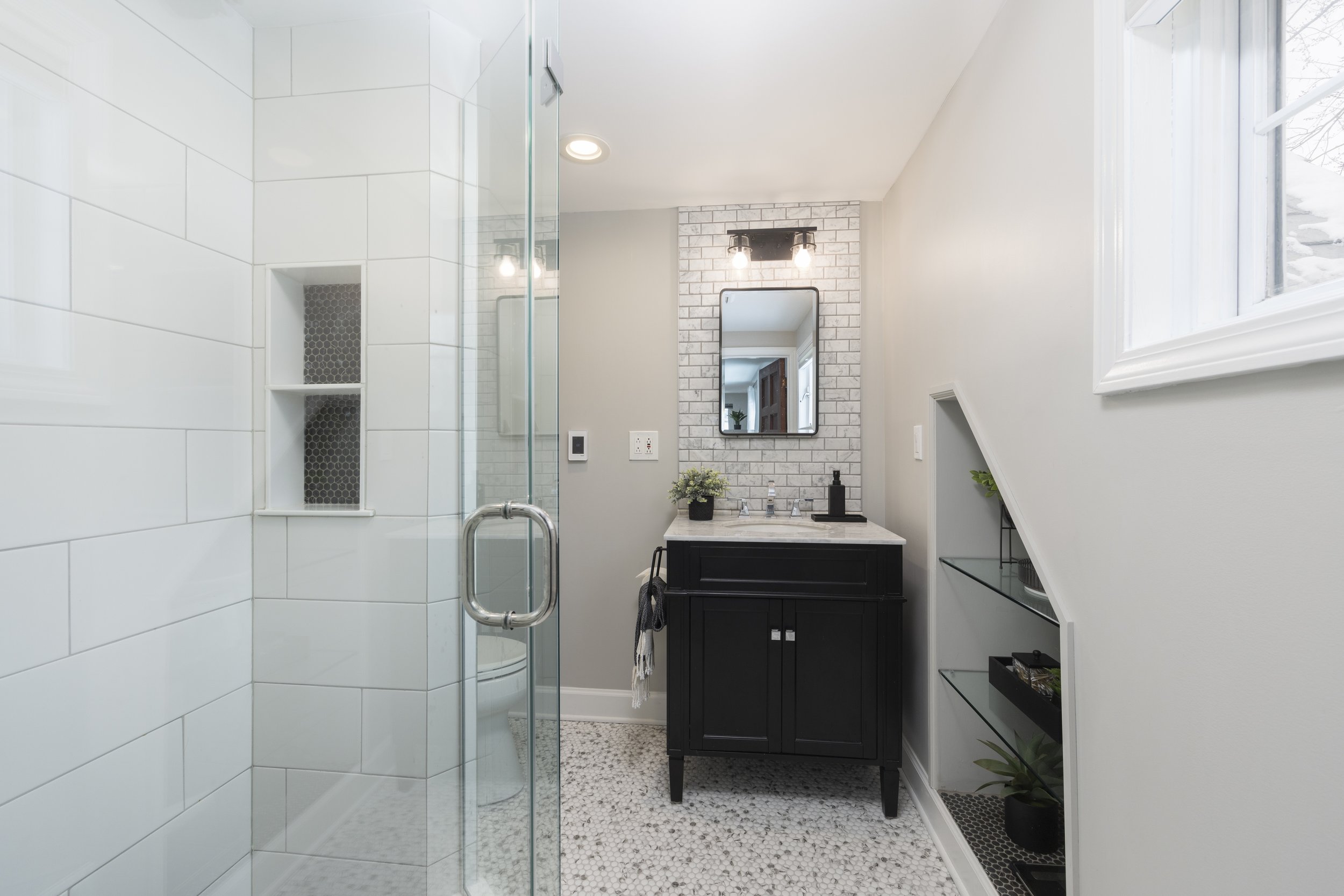 24-Bathroom.jpg