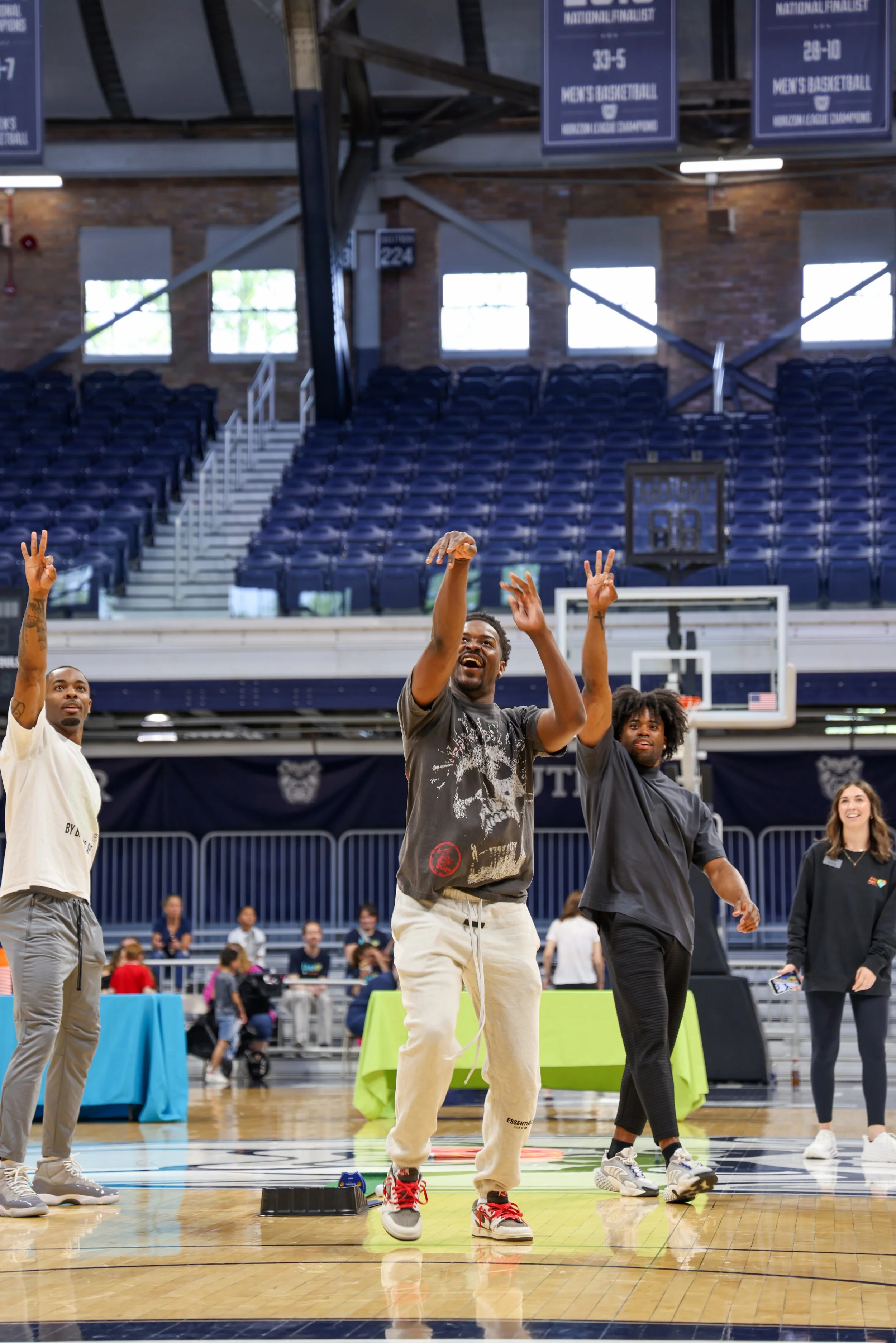 Hoops Helping Kids-86.jpg