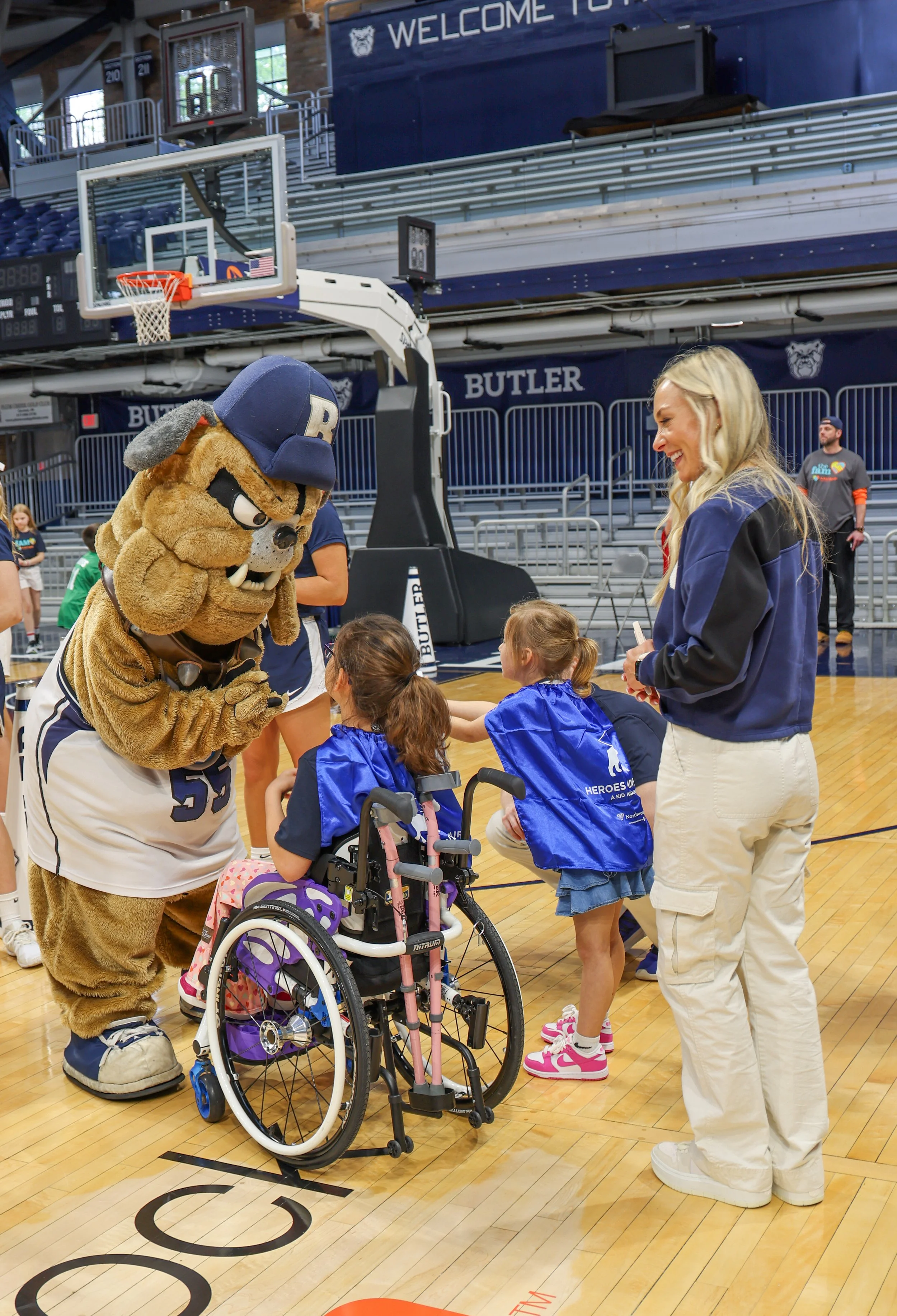 Hoops Helping Kids-240.jpg