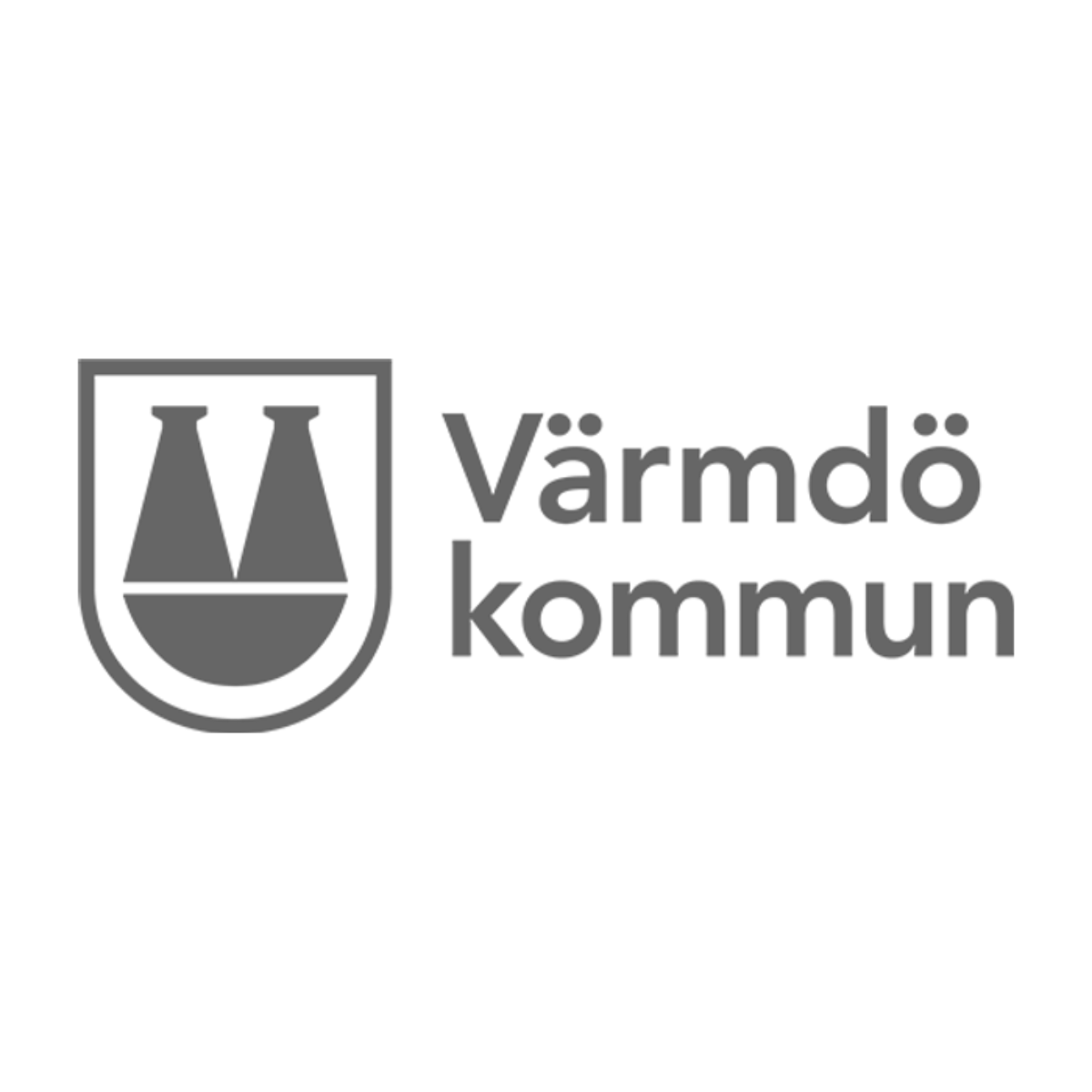 Logotyp för Värmdö kommun med en ikon av två kylar eller varningsmärken och texten 'Värmdö kommun'.