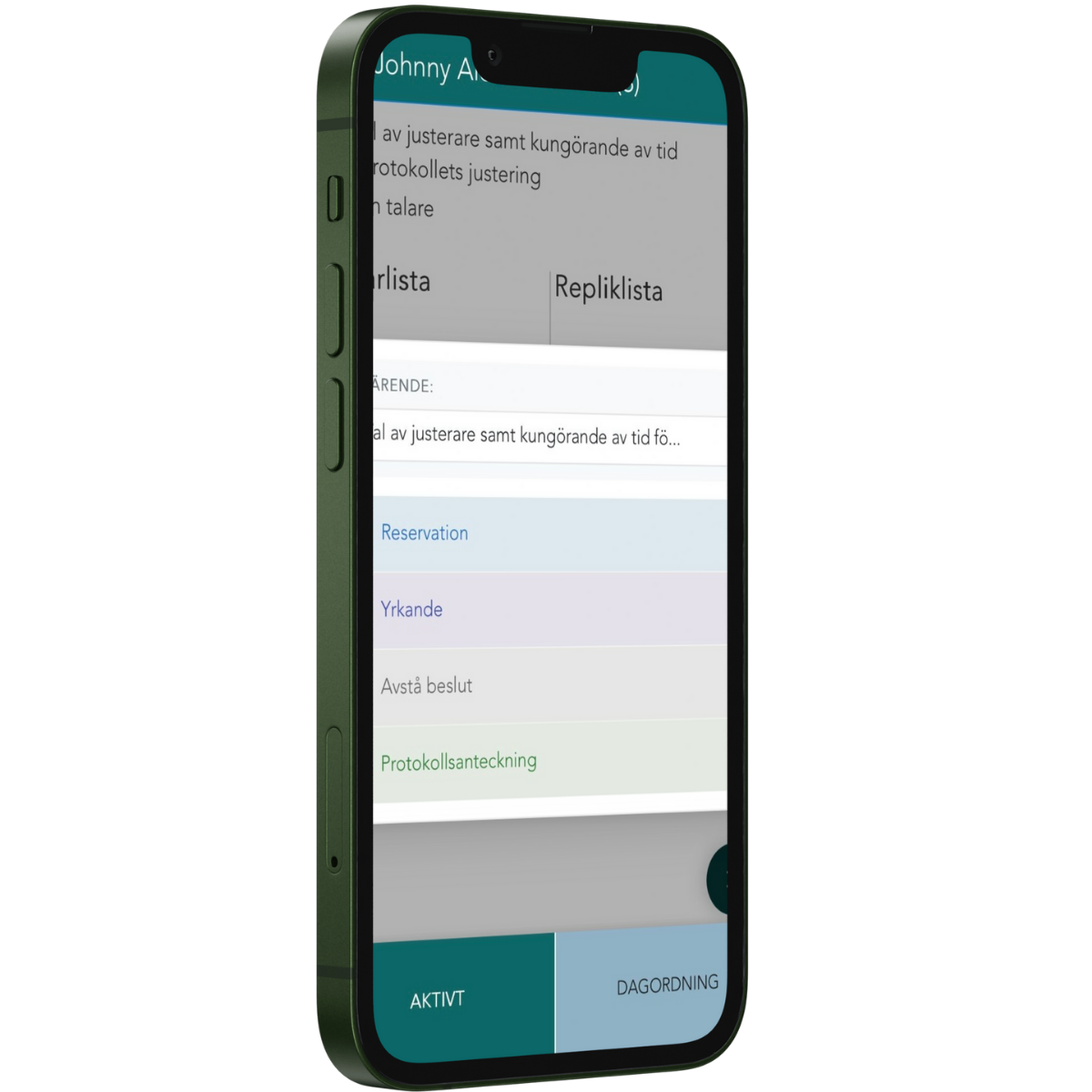 En mobiltelefon som visar en skärm med en webbapplikation i svensk språkversion, som innehåller listor, knappar för reservation och yttrande, samt val för avbryt beslut och protokollsanteckning.