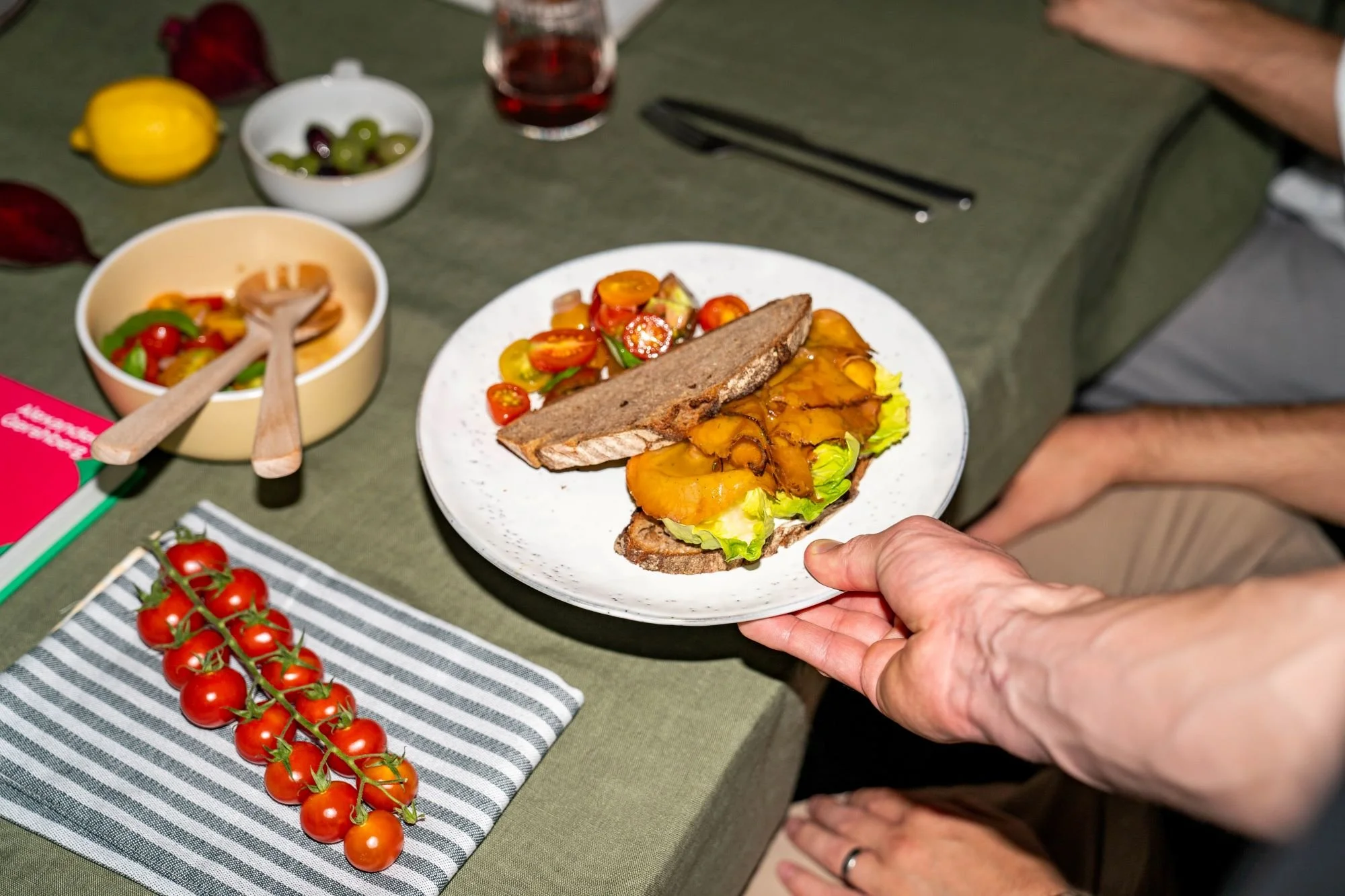 Verrano Stulle mit Honig Senf Soße und Frischkäse — Verrano Verrano Stulle mit Honig Senf Soße und Frischkäse — Verrano