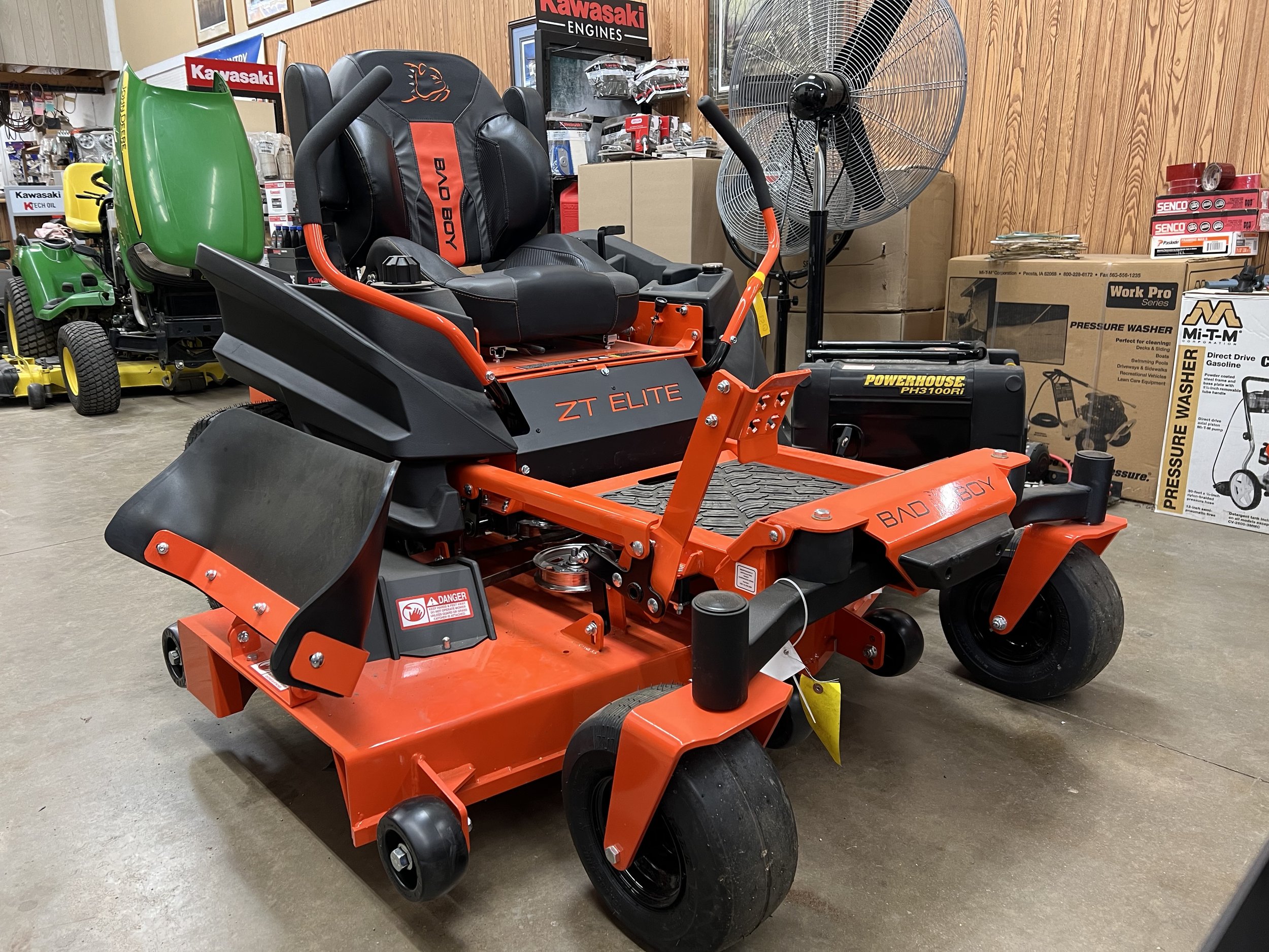 ZT ELITE BAD BOY MOWER
