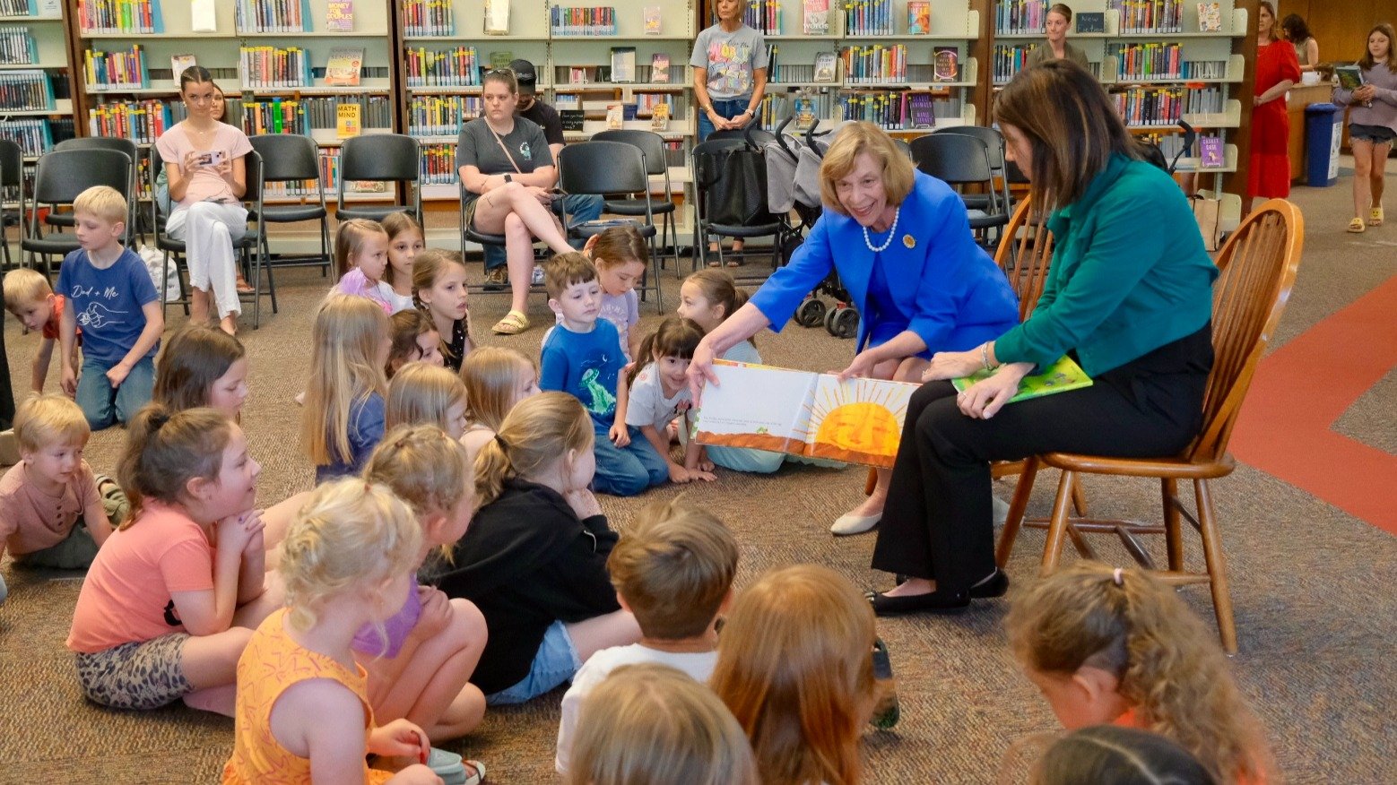 Thanks to a strong local partnership between @eastersealscentralseohio and @molinahealth, the @imaginationlibrary in Southeast Ohio continues to grow 🎉

To celebrate this five year partnership, Ohio First Lady @frandewine and Ami Cole, plan presiden