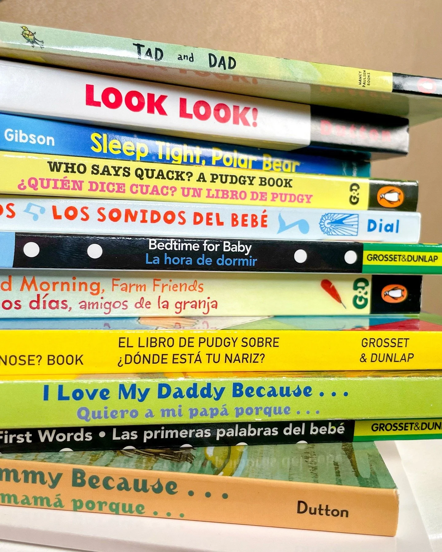 Did you know that your child can receive all bilingual books? 

Ohio is one of a handful of states where these bilingual English/ Spanish books are available! Caregivers can visit our website and log into the parent portal to update their child's boo