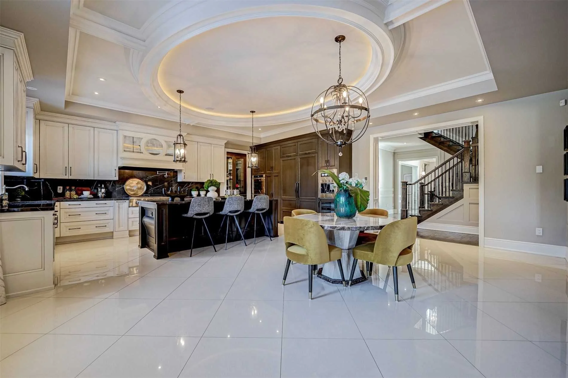 12-aubrietia-court-richmond-hill-N5475797-6.jpg