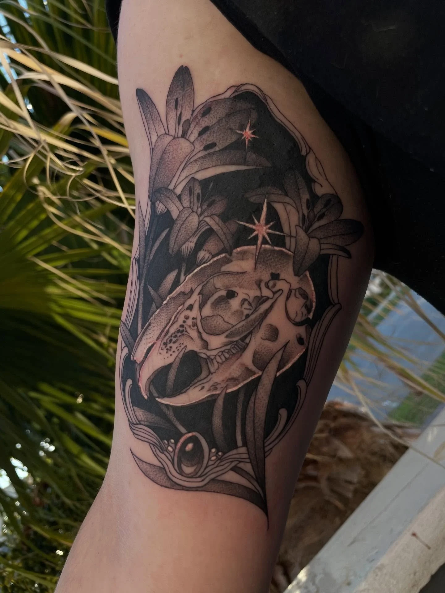 Got to do this one with Michaela last month and I just never got around to posting! That happens a lot haha I&rsquo;m so bad about posting these days, but I&rsquo;m trying to get back on it! I loved doing this piece with @mikkitopia  and can you beli