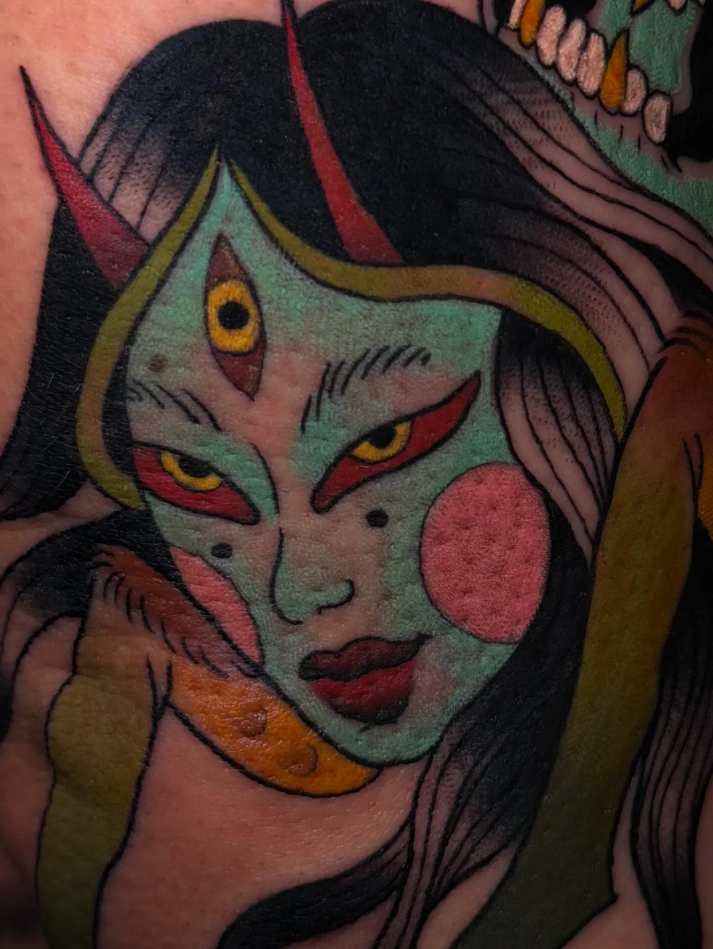 @gloomybear651 is so sweet and amazing for getting this spider lady a while back! I&rsquo;m so bad at posting these days but it doesn&rsquo;t mean I&rsquo;m not in love with y&rsquo;all&rsquo;s tattoos we get to do together🖤🌻 This one is a favorite