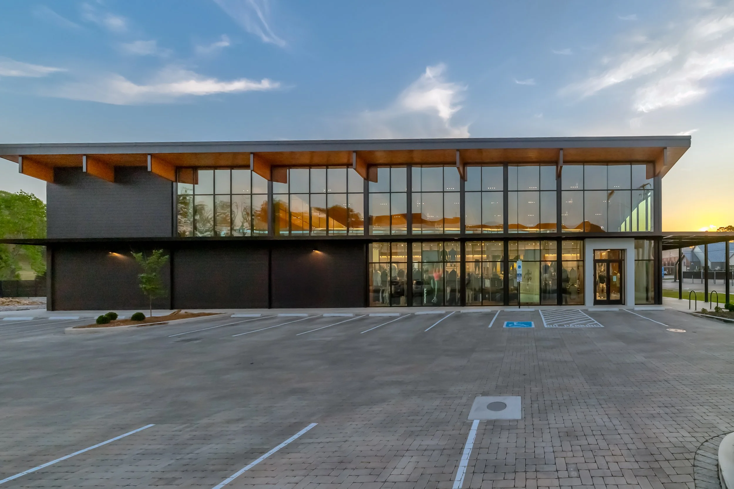 HOB_1162-Edit-Edit_NO LOGOS.jpg