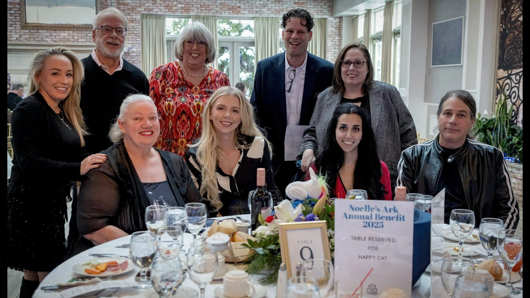 Noelle's Ark Annual Benefit 2025

The Happy Cat Sanctuary extended team with Noelle's Ark Altruist Award 2025 honoree Dr. Jason Heller (center).

Dr. Jason Heller of the Long Island Veterinary Medical Association was honored by Noelle's Ark for helpi