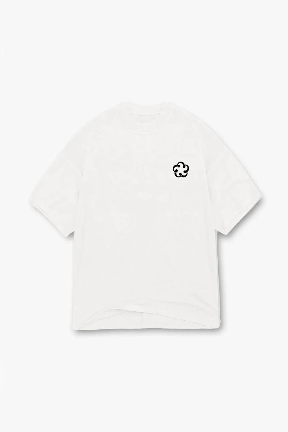 Akiumi Club Collection | Oversized White T-Shirt | Large Graphic