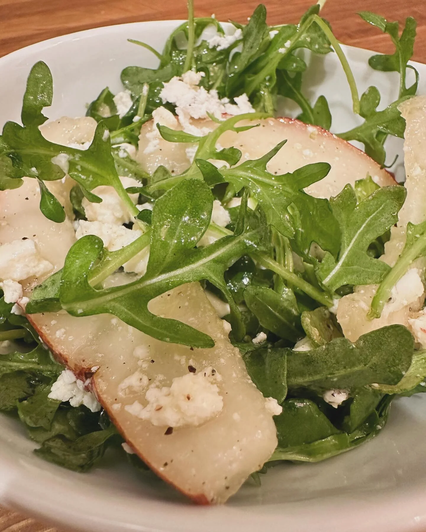 This afternoon&rsquo;s online class was fantastic! In just about an hour and 15 minutes, we made an arugula salad with pears and a white wine vinaigrette,  garlic-Parm noodles, my &ldquo;faux&rdquo;cacciatore, and cookies and cream blondies for desse