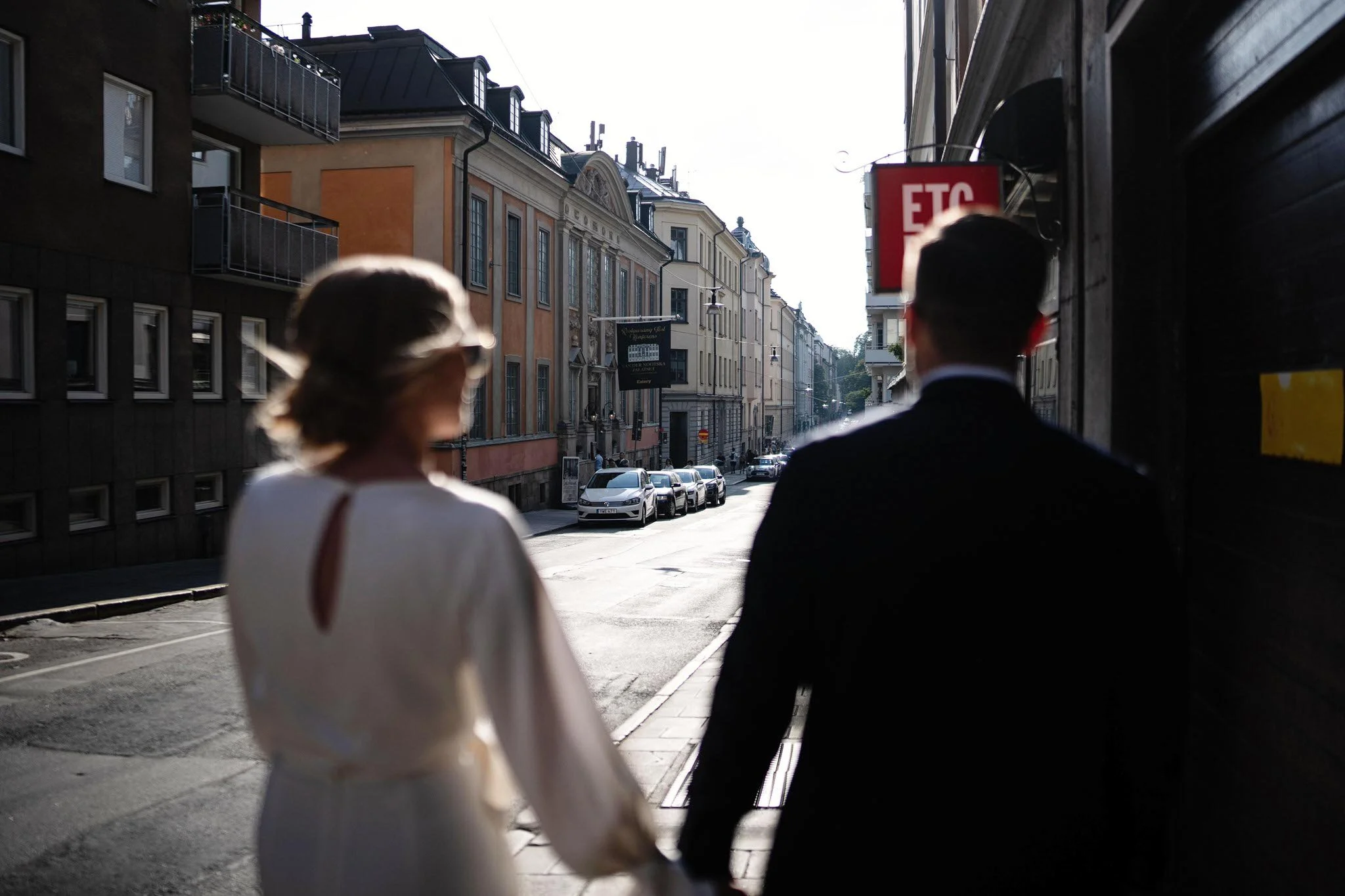 Brudpar utanför Van der Nootska palatset vid Mariatorget.