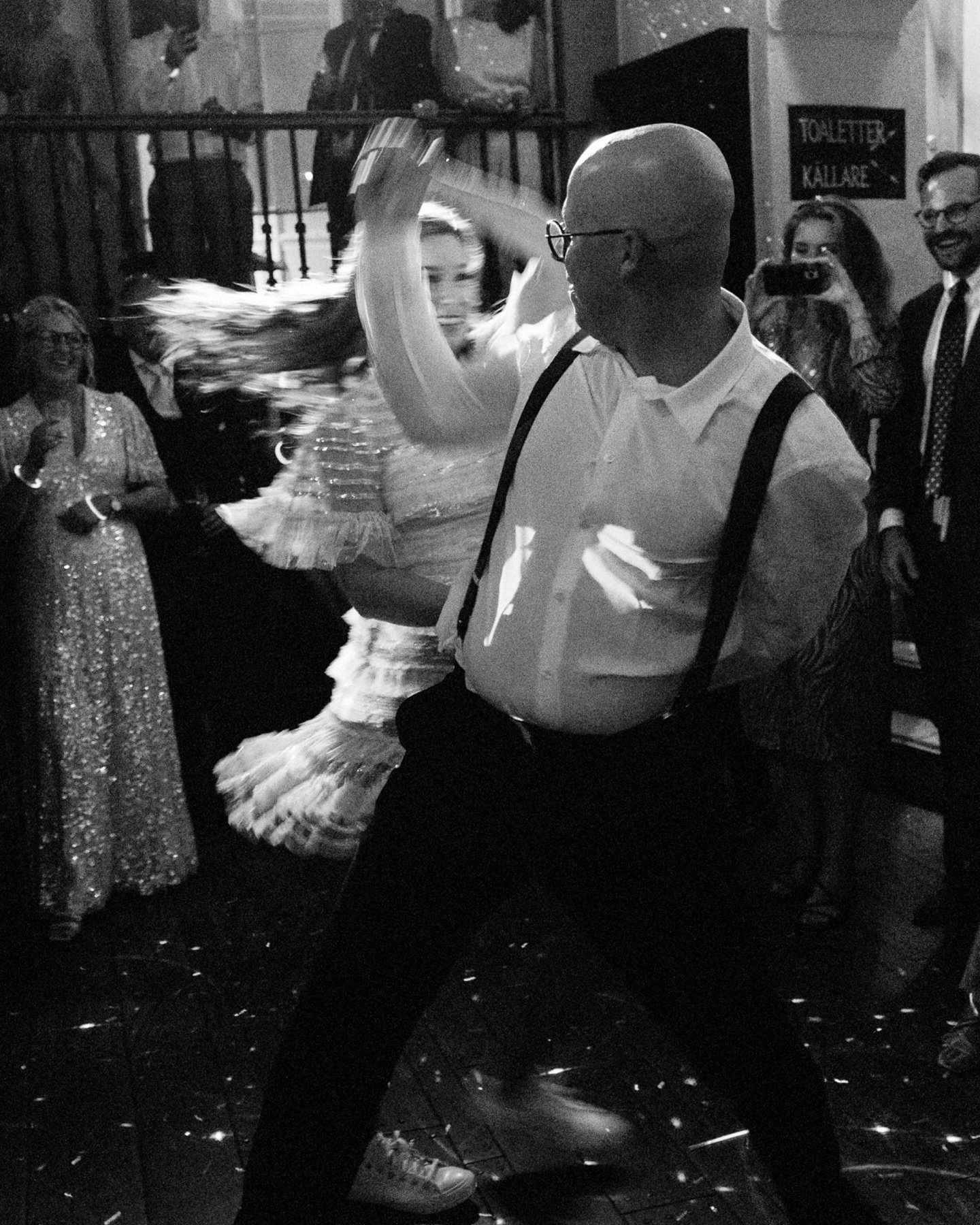 Moments from the dance floor ✨
Andreas + Linnea, you are pure magic ❤️

#br&ouml;llopgotland #weddingphotographergotland #weddingdress #br&ouml;llopsinspiration #br&ouml;llopskl&auml;nning #br&ouml;llopvisby #visitgotland #visby #clarionhotelvisby #b