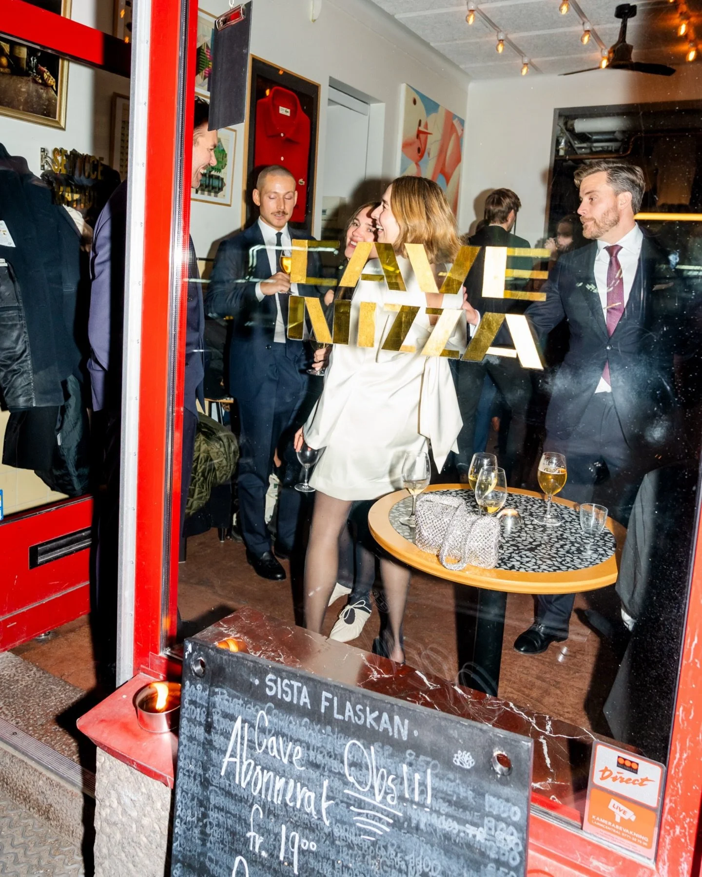 H&auml;r har ni tre tips p&aring; otroliga br&ouml;llopslokaler i Stockholm:

1. Bo p&aring; @stockholmstadshotell 
2. Ha br&ouml;llopsmiddagen p&aring; @pelikan.stockholm 
3. Gift er p&aring; @cavenizza 

Inspireras av dessa fina st&auml;llen f&ouml