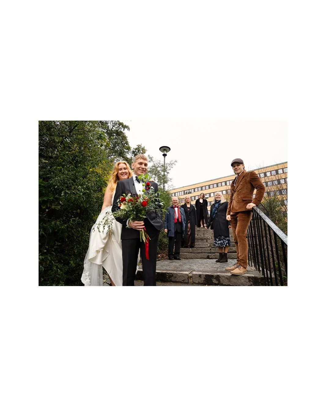 Br&ouml;llop p&aring; S&ouml;dermalm ✨

3 x gruppbilder fotade i Hornstull! B&aring;de f&ouml;re och efter vigsel i H&ouml;galidskyrkan. Messy m&ouml;ter uppstyrt. Man m&aring;ste inte v&auml;lja, man kan f&aring; b&aring;de och!

💕 @josefinlundin @