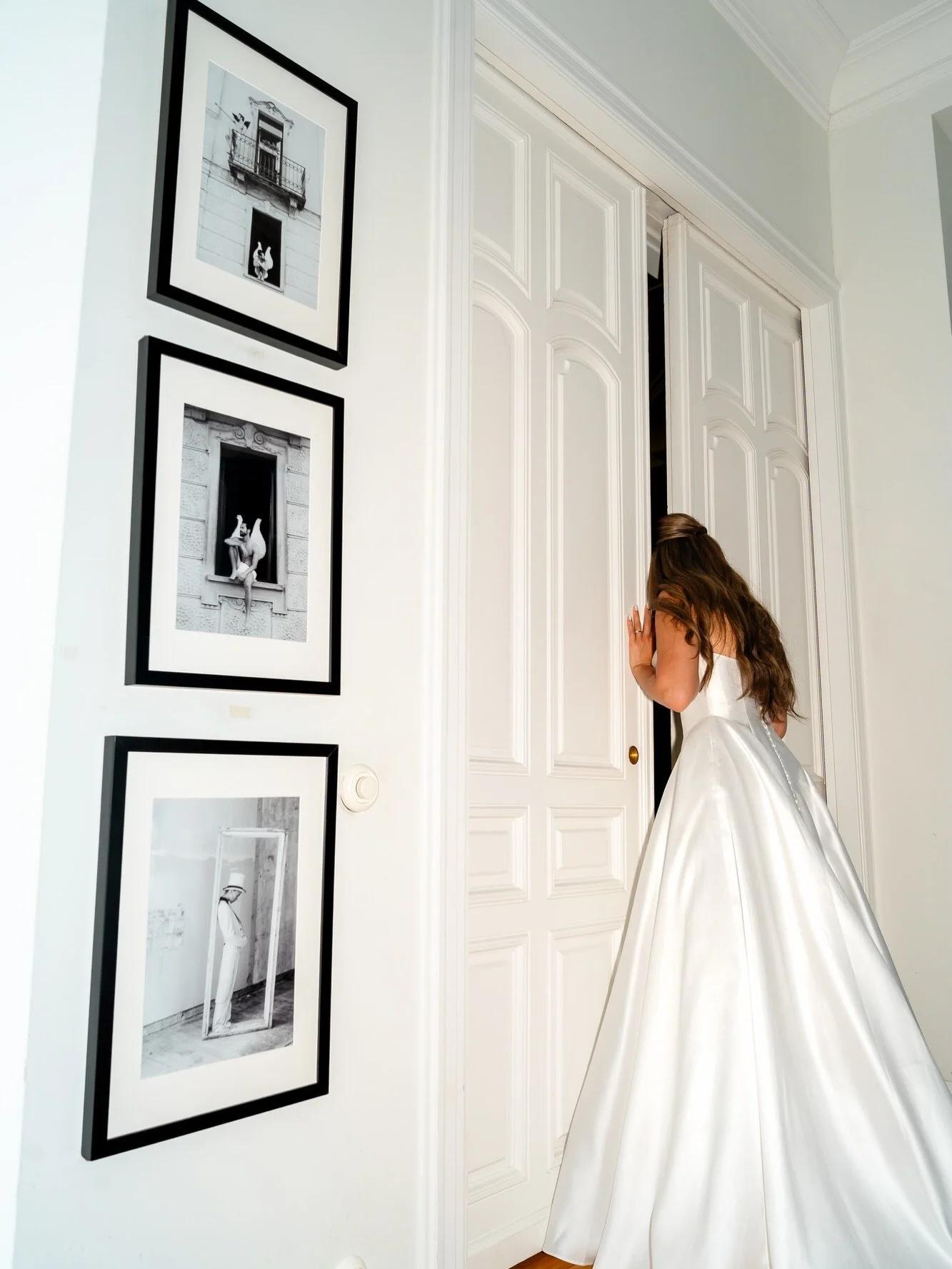 Br&ouml;llop p&aring; &Ouml;stermalm ✨

F&ouml;rberedelser p&aring; Hotell Sparrow inkl massa god sushi och v&auml;ntan p&aring; att g&ouml;ra storstilad entr&eacute;!

Hotell: @thesparrowstockholm
Kl&auml;nning: @anthropologieweddings

💕 @elinakvar