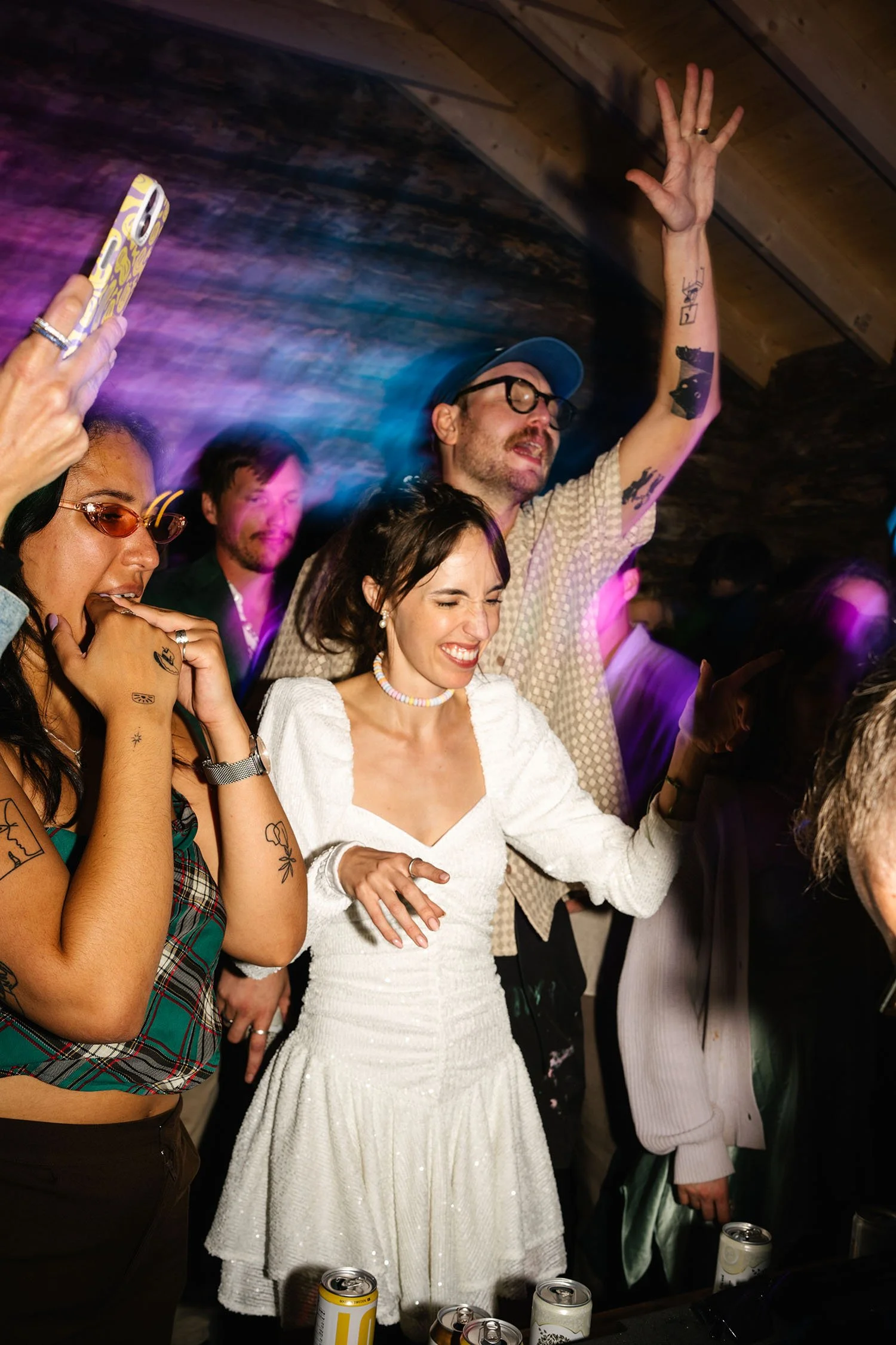 Bri & Marcus hade ravefest istället för dansgolv på sitt bröllop!