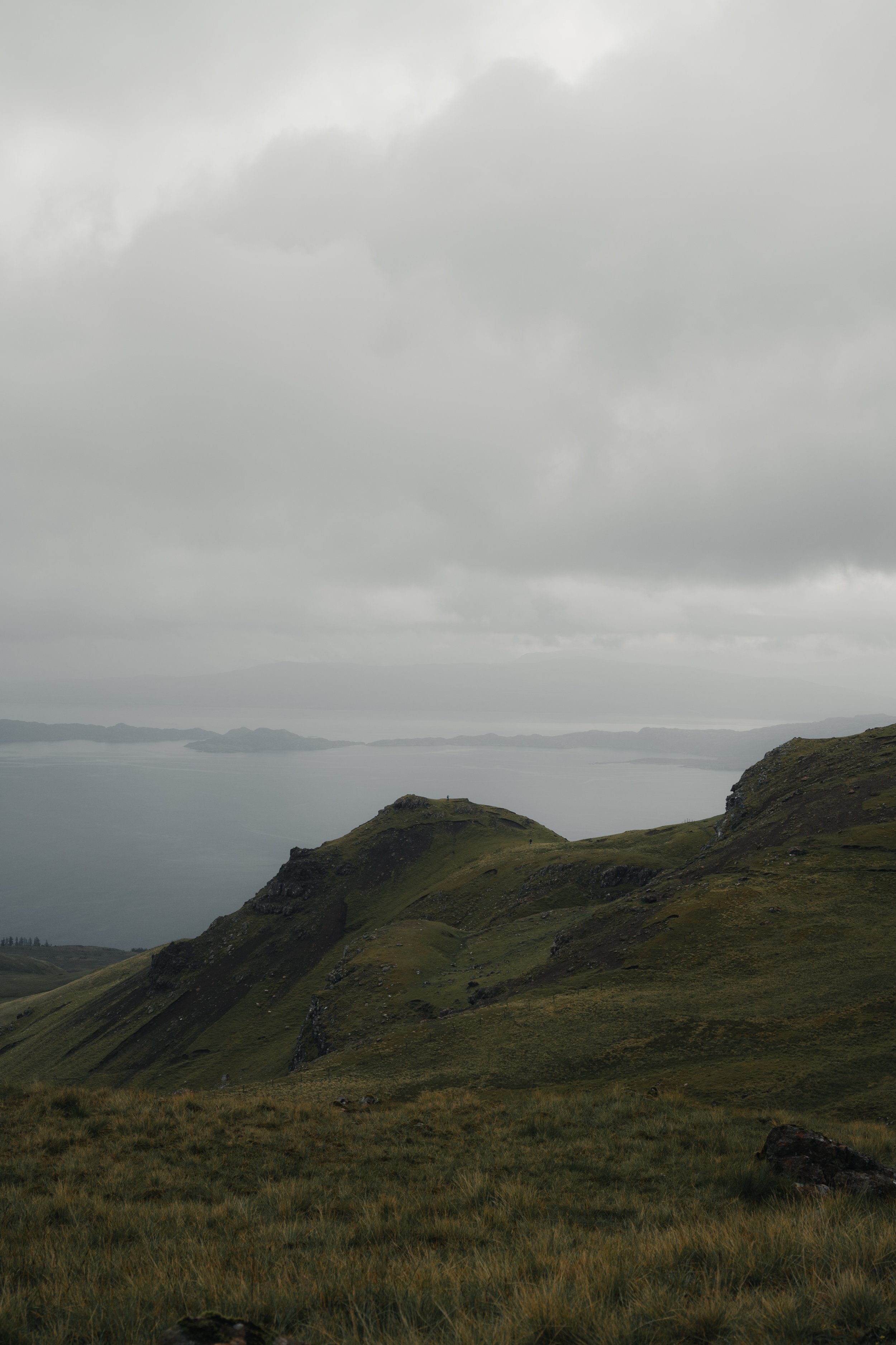 Dramatic mountain landscape on the Isle of Skye, Scotland, photographed by Angel Gonzalez