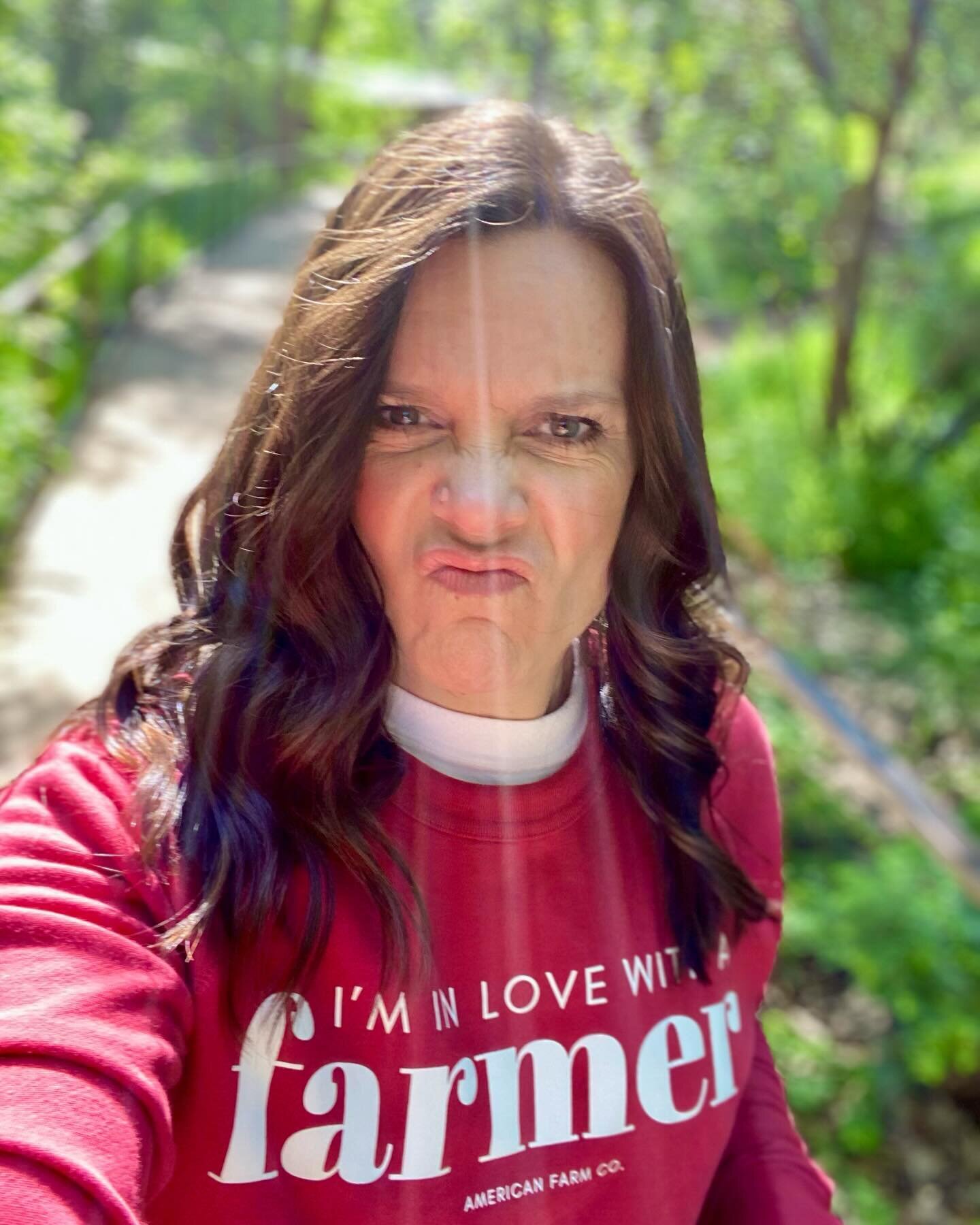 A day in this Seeker&rsquo;s life:

Loving a farmer and myself. 🧑&zwj;🌾🫶🏻

Playing with selfies and sunlight. 📸☀️

Embracing perfect weather and imperfection. 😎🥸

Overthinking social media captions and the meaning of life. 📲🤦🏼&zwj;♀️

Cooki